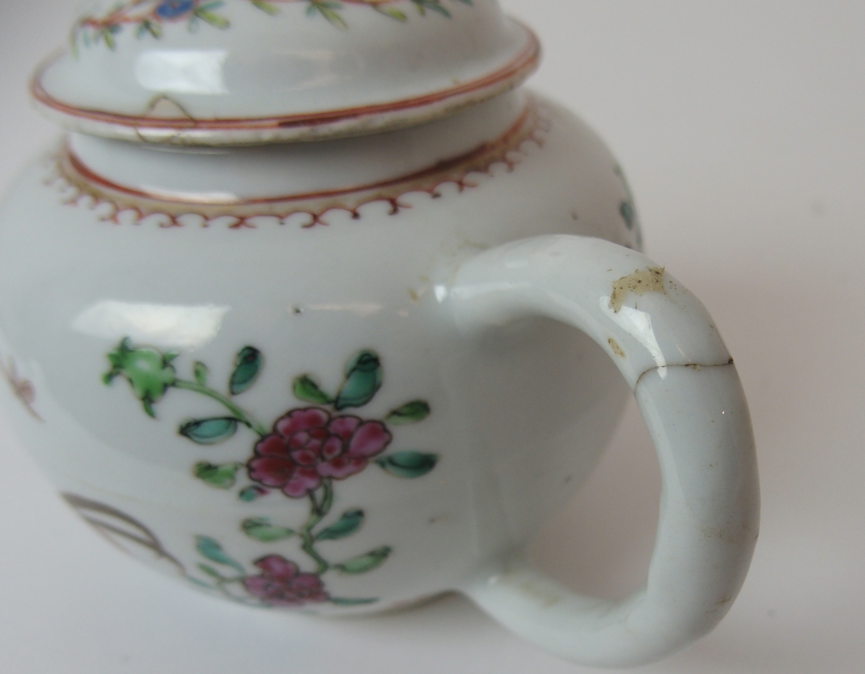 A CHINESE EXPORT TEAPOT AND COVER painted with exotic birds amongst peonies and rockwork - Image 3 of 13