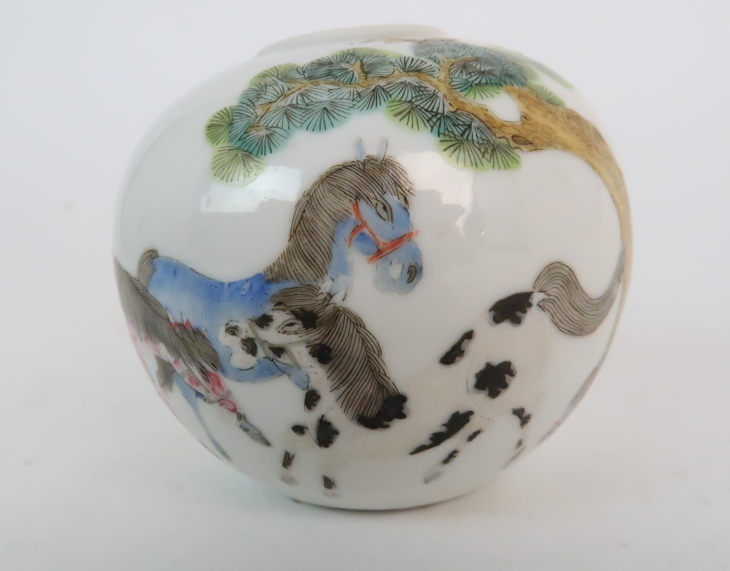 A CHINESE PORCELAIN GLOBULAR VASE painted with The Eight Horses of Mu Wang, beneath pine trees, - Image 10 of 11