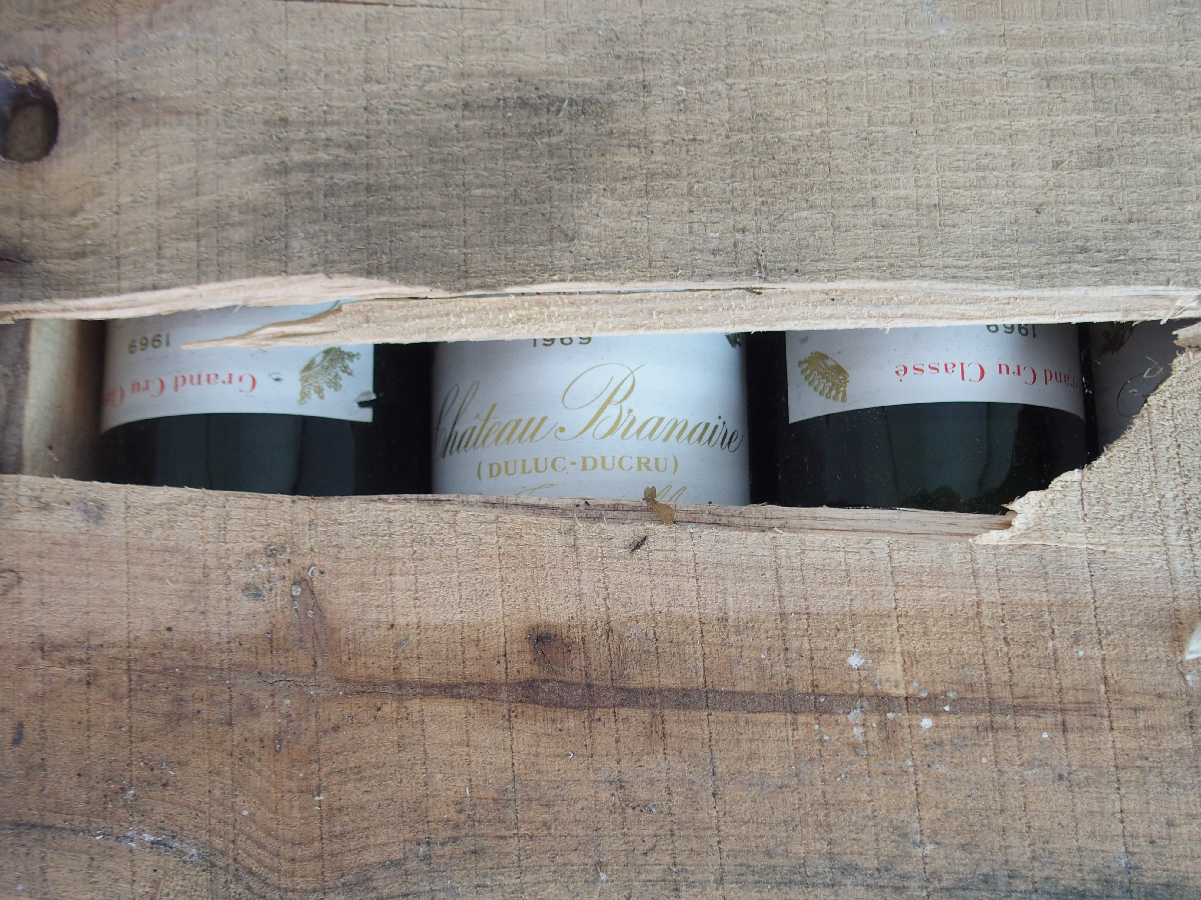 A CASE OF CHATEAU BRANAIRE DULUC DUCRU, ST. JULIEN, 1969 in wooden case Condition Report: - Image 4 of 5