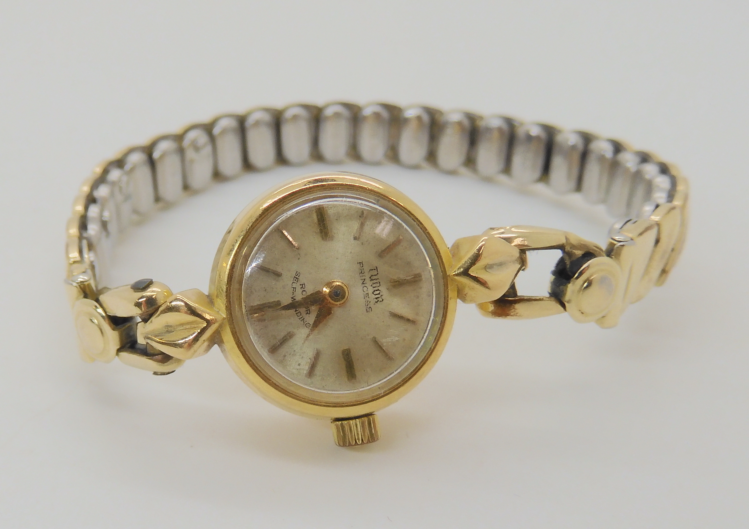 THREE LADIES VINTAGE WATCHES a 9ct cased Tudor Princess self winding watch with cream dial gold - Image 7 of 9