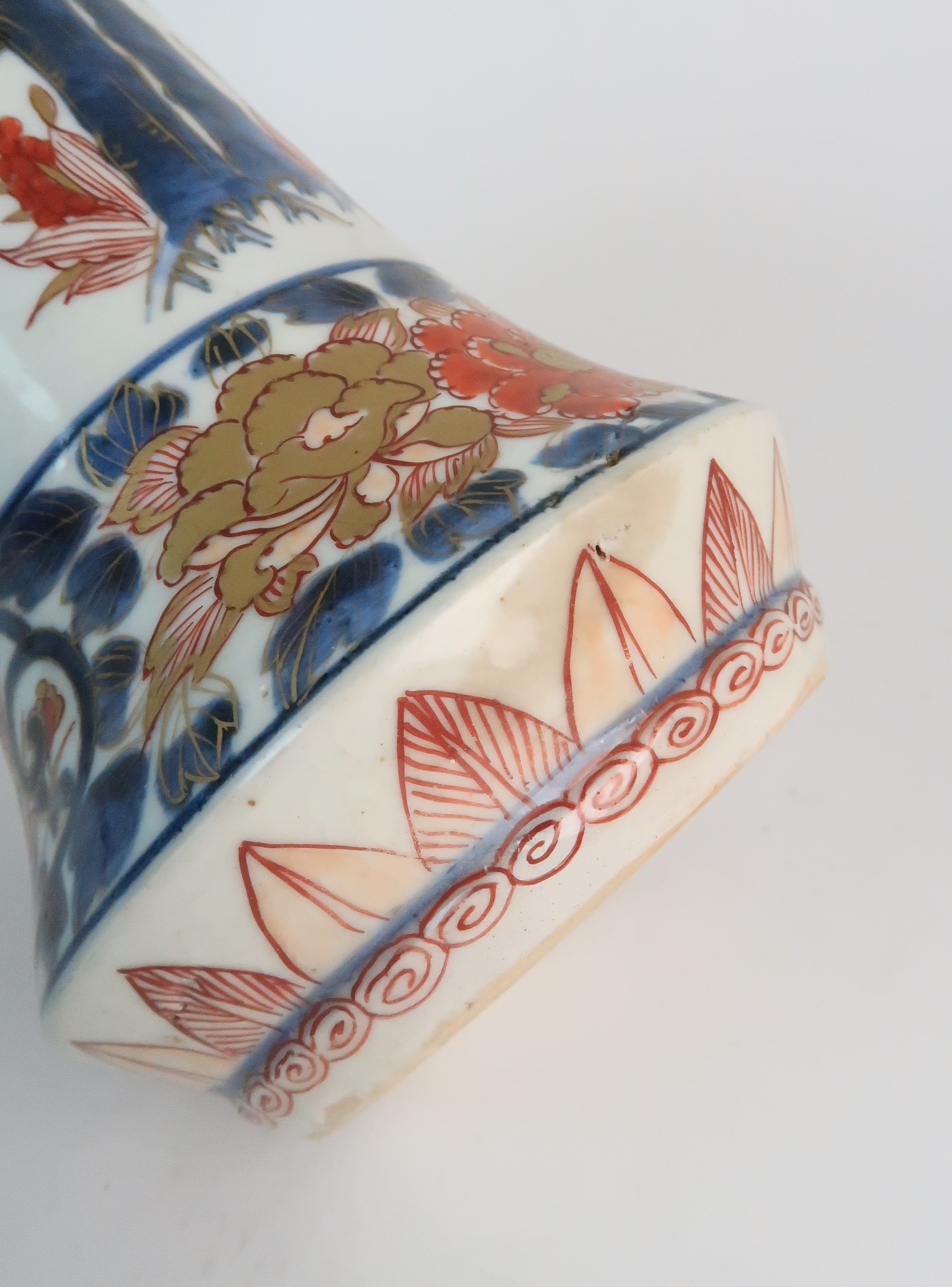 A JAPANESE IMARI FLARED CYLINDRICAL VASE painted with a building on stilts amongst flowering - Image 10 of 10