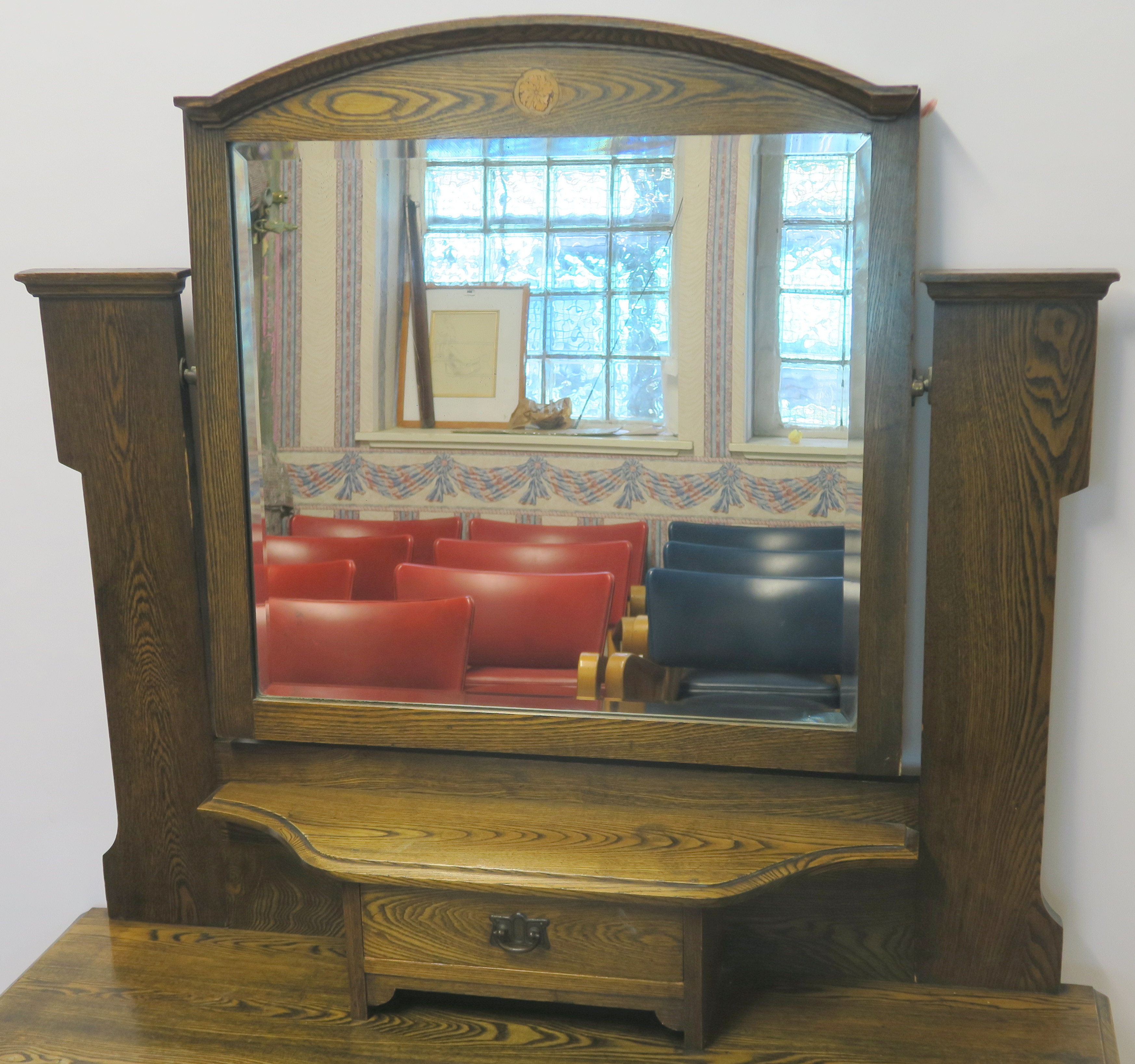 AN OAK ARTS AND CRAFTS DRESSING TABLE 158cm high , 100cm wide and 48cm deep Condition Report: - Image 2 of 6