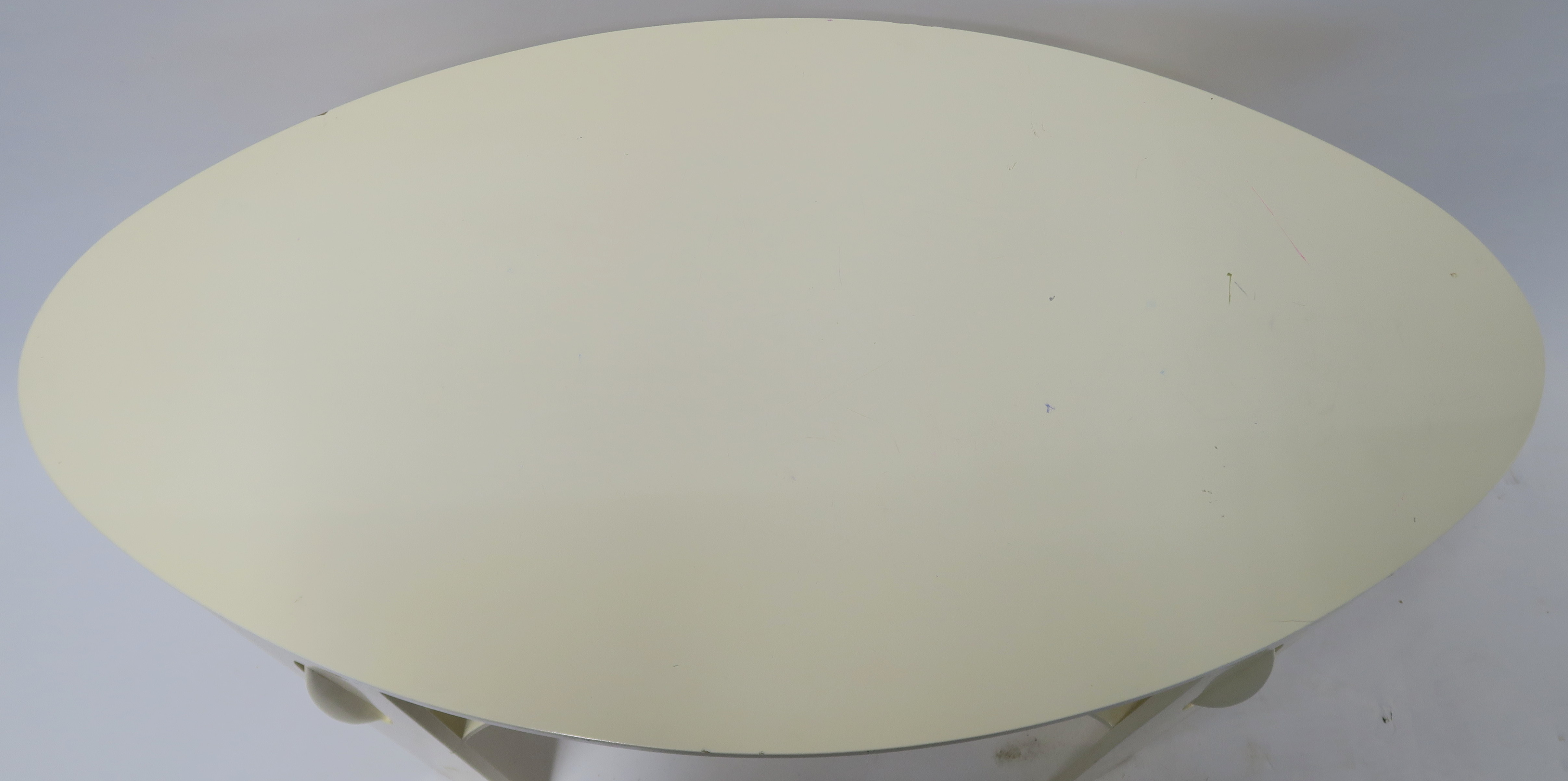 AN OVAL WHITE LACQUERED OCCASSIONAL TABLE after Charles Rennie Mackintosh, 61cm high, 93cm wide - Image 2 of 6