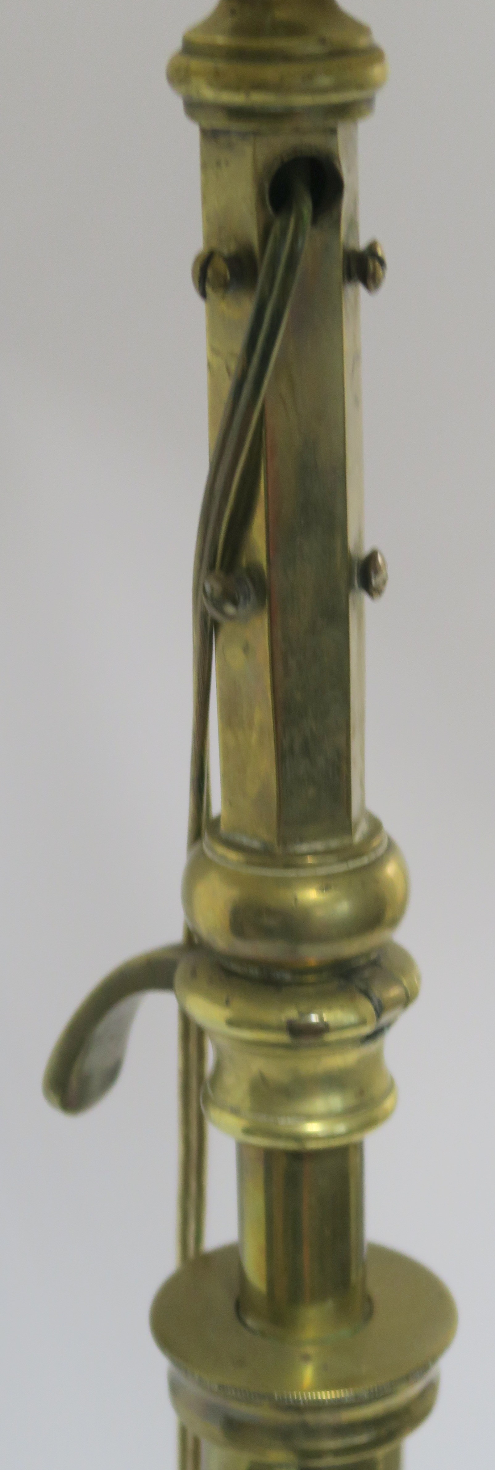 A BRASS STANDARD LAMP Condition Report: Available upon request - Image 3 of 3