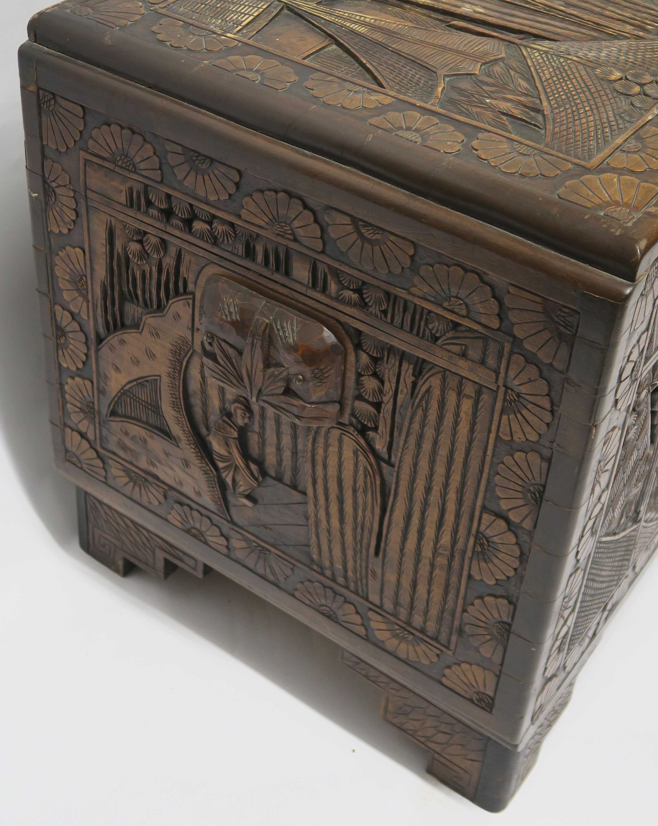 A CHINESE CAMPHOR WOOD CARVED BLANKET CHEST carved allover with figures in gardens, 59cm high, 105cm - Image 4 of 7