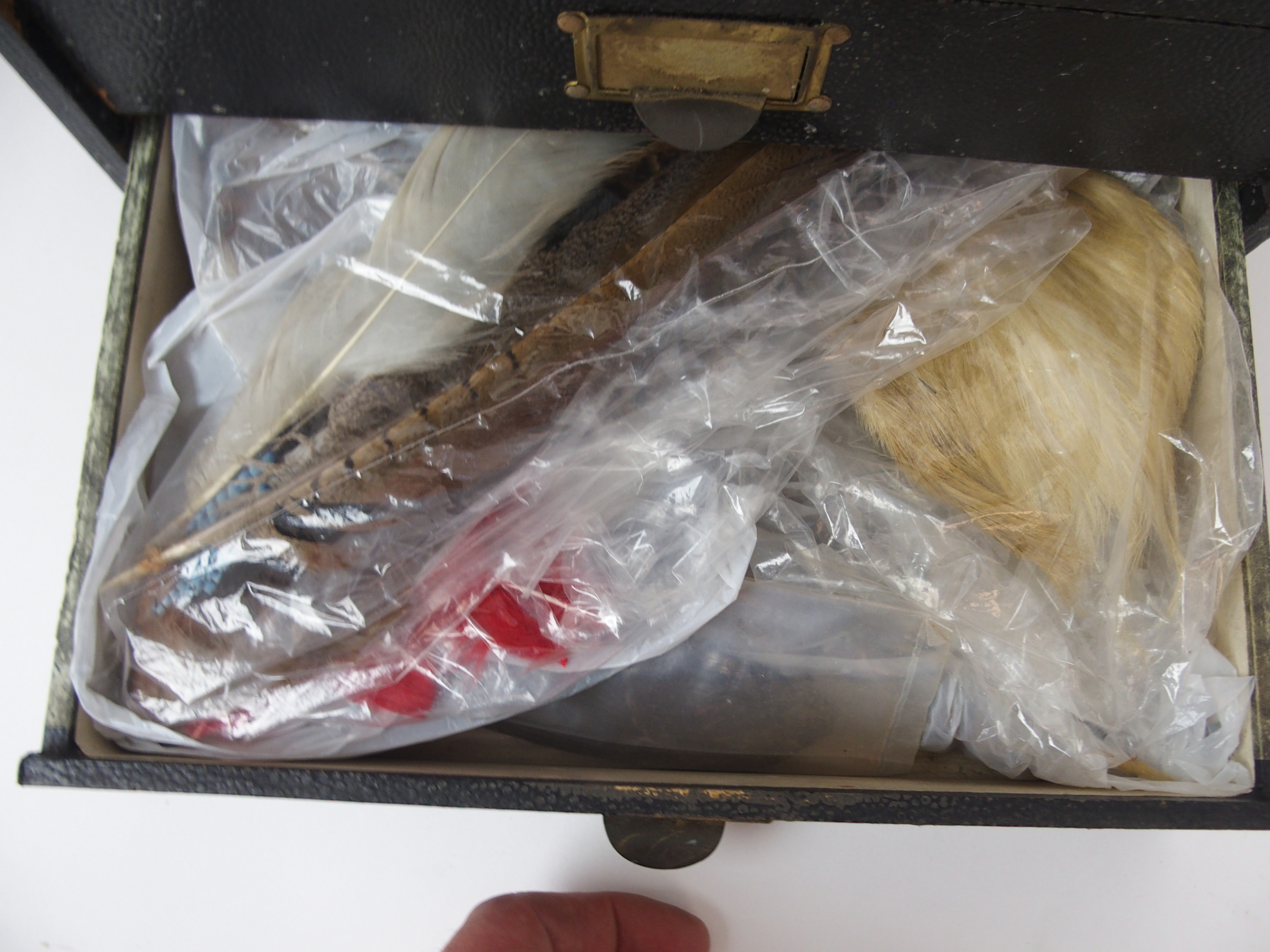 A collection of fly tying materials in four drawer collectors cabinet Condition Report: Available - Image 6 of 6