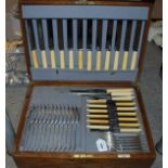 An EP cutlery set in oak canteen, 87 pieces Condition Report: Available upon request