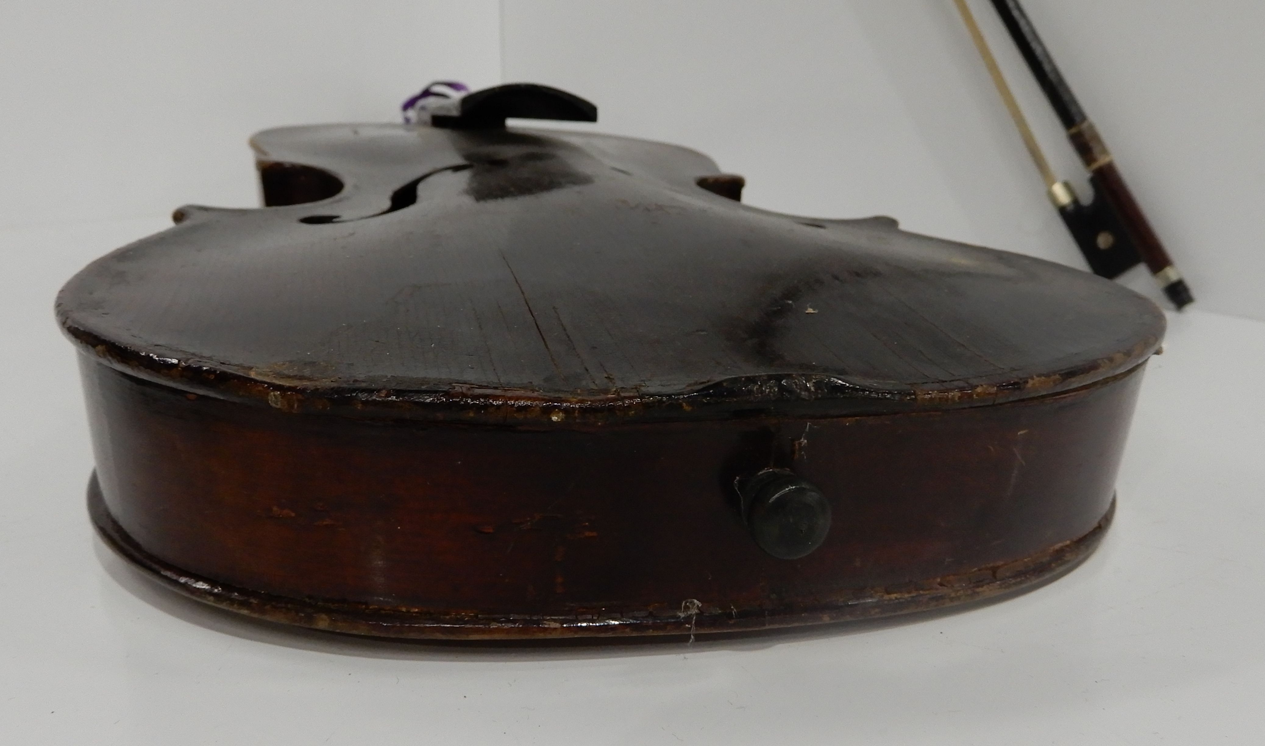 A part violin 35.5cm with a bow 57 gms and case Condition Report: Available upon request - Image 4 of 8