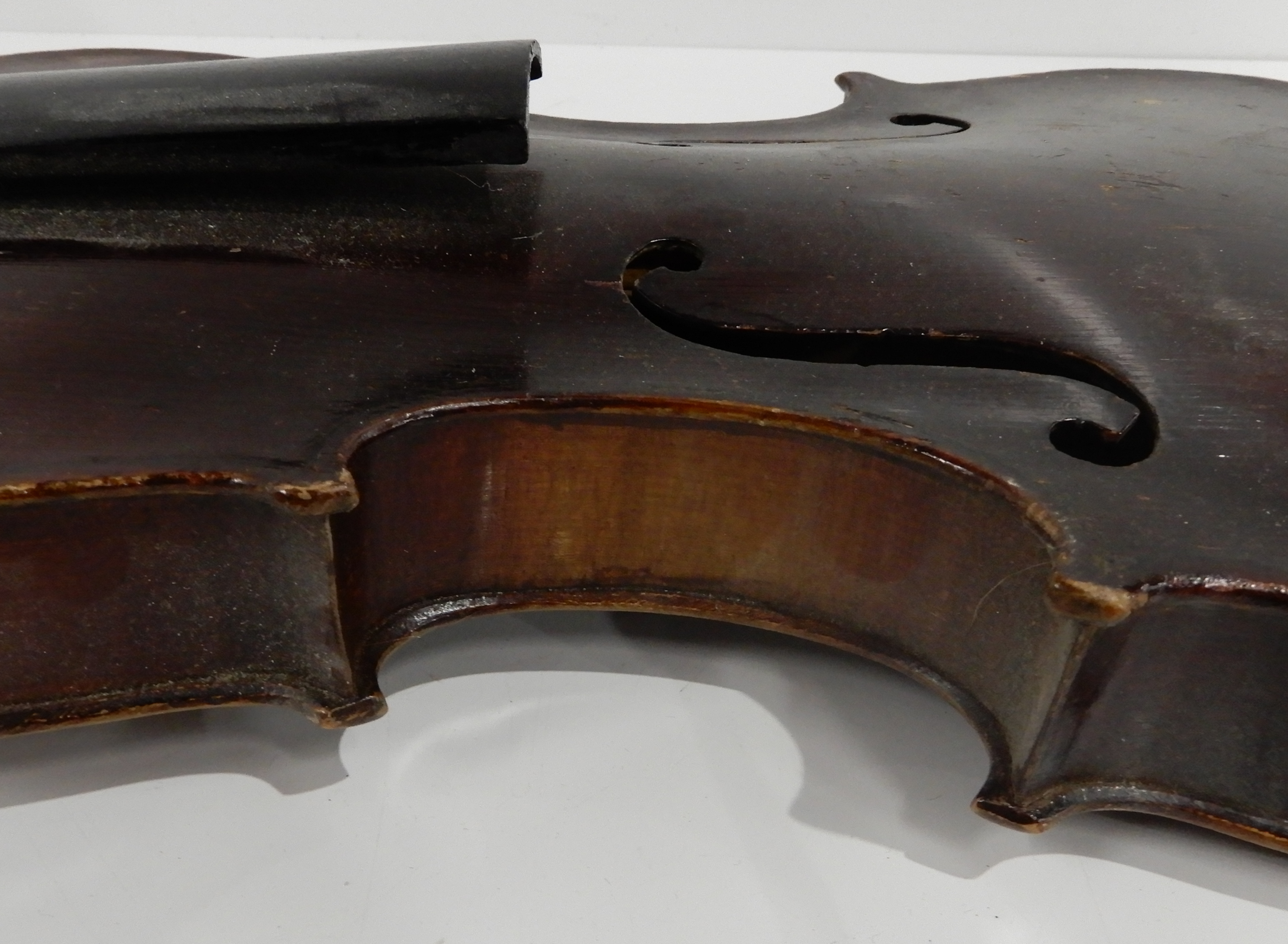 A part violin 35.5cm with a bow 57 gms and case Condition Report: Available upon request - Image 7 of 8