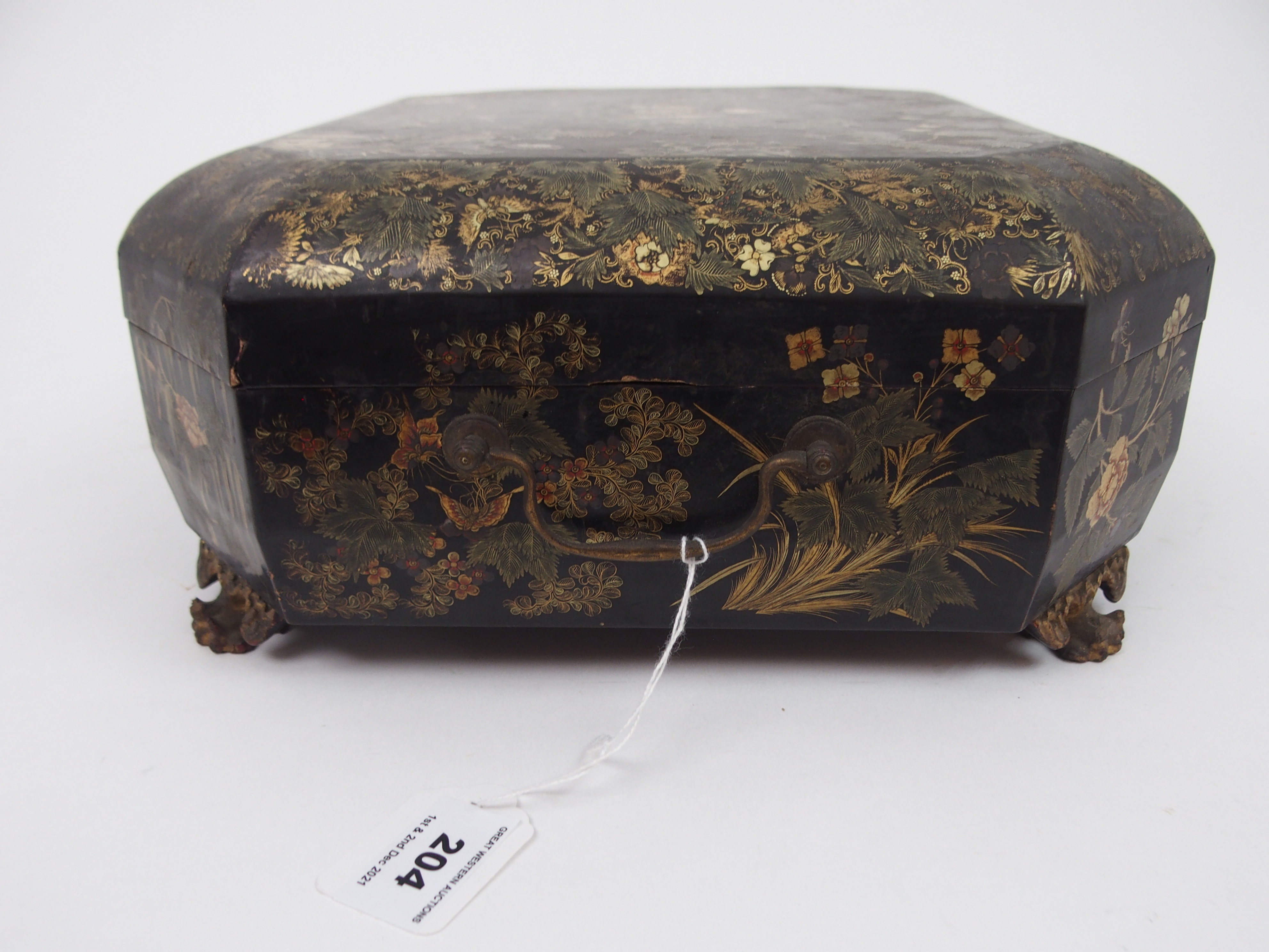 A CANTONESE BLACK AND GOLD LAQUERED SEWING BOX painted in gilts with immortals and figures beneath - Image 10 of 10