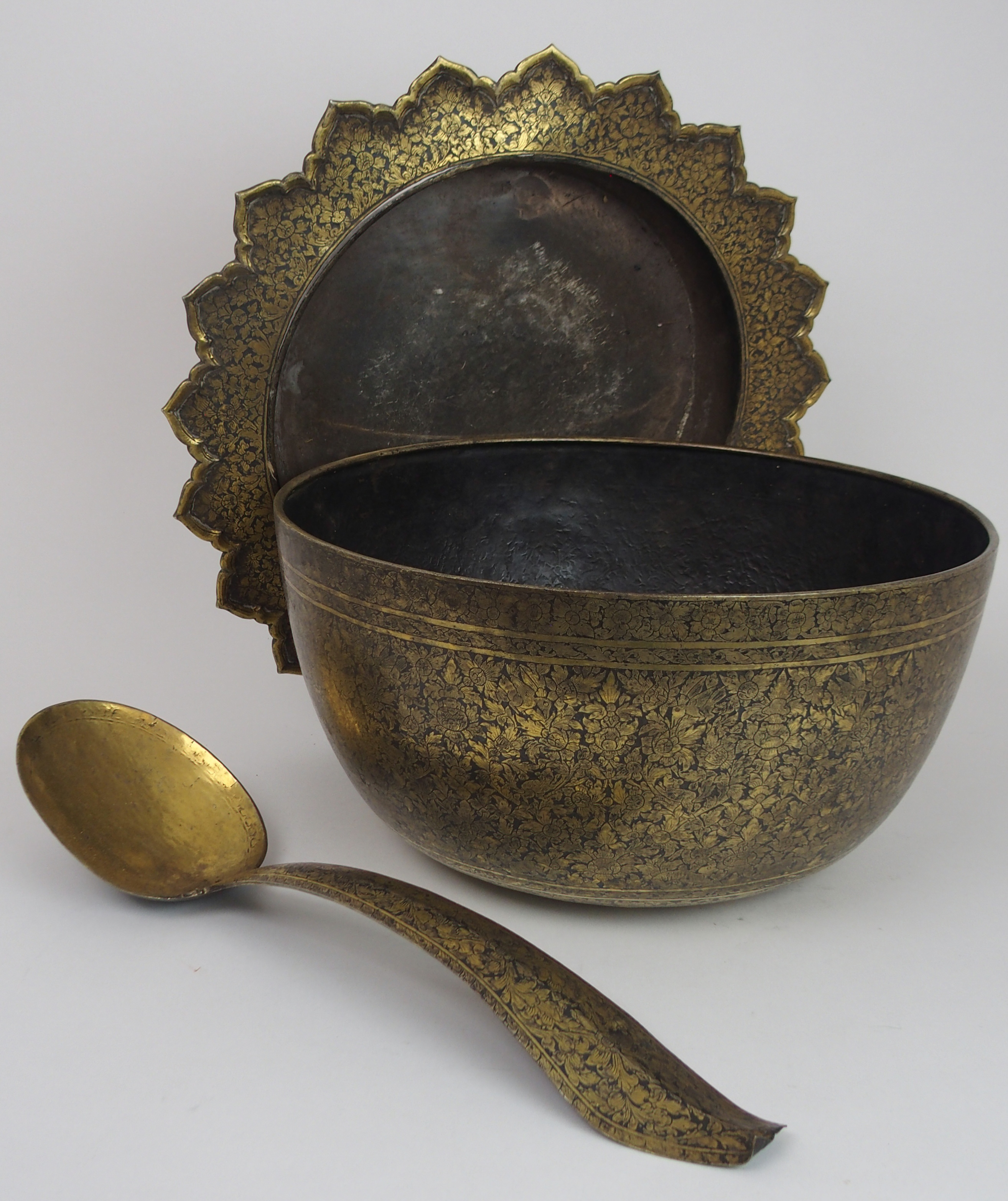 A SIAMESE/THAI GILT NIELLO BOWL, STAND AND LADLE profusely decorated with animals and foliage, the - Image 4 of 9