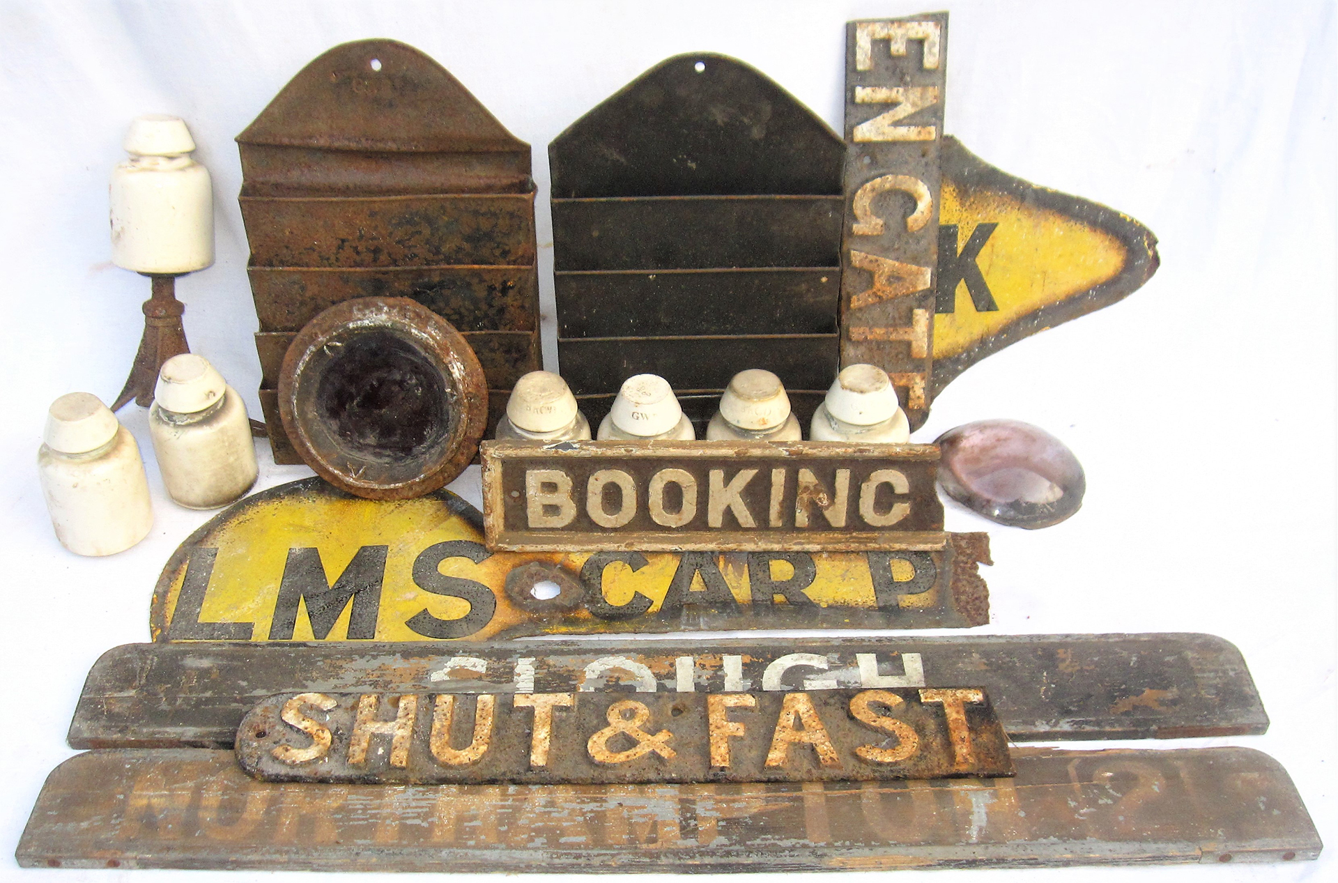 A Sundry Lot containing several miscellaneous items. Broken SHUT THIS GATE sign. Broken GWR