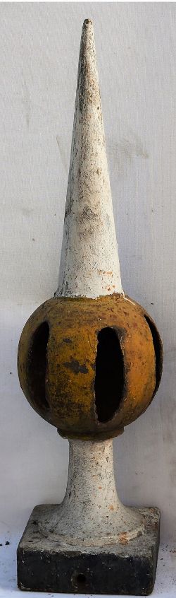 GWR Cast iron Signal Finial (Distant). Four sided version in good original condition.