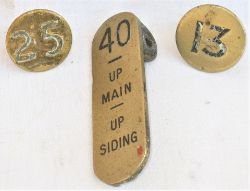 GWR brass signal lever lead 40 UP MAIN UPSIDING. Together with two circular brass ones 13 and 25.