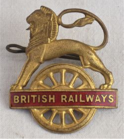 British Railways BR(M) Lion over Wheel Cap Badge complete with R pin. Excellent original condition.