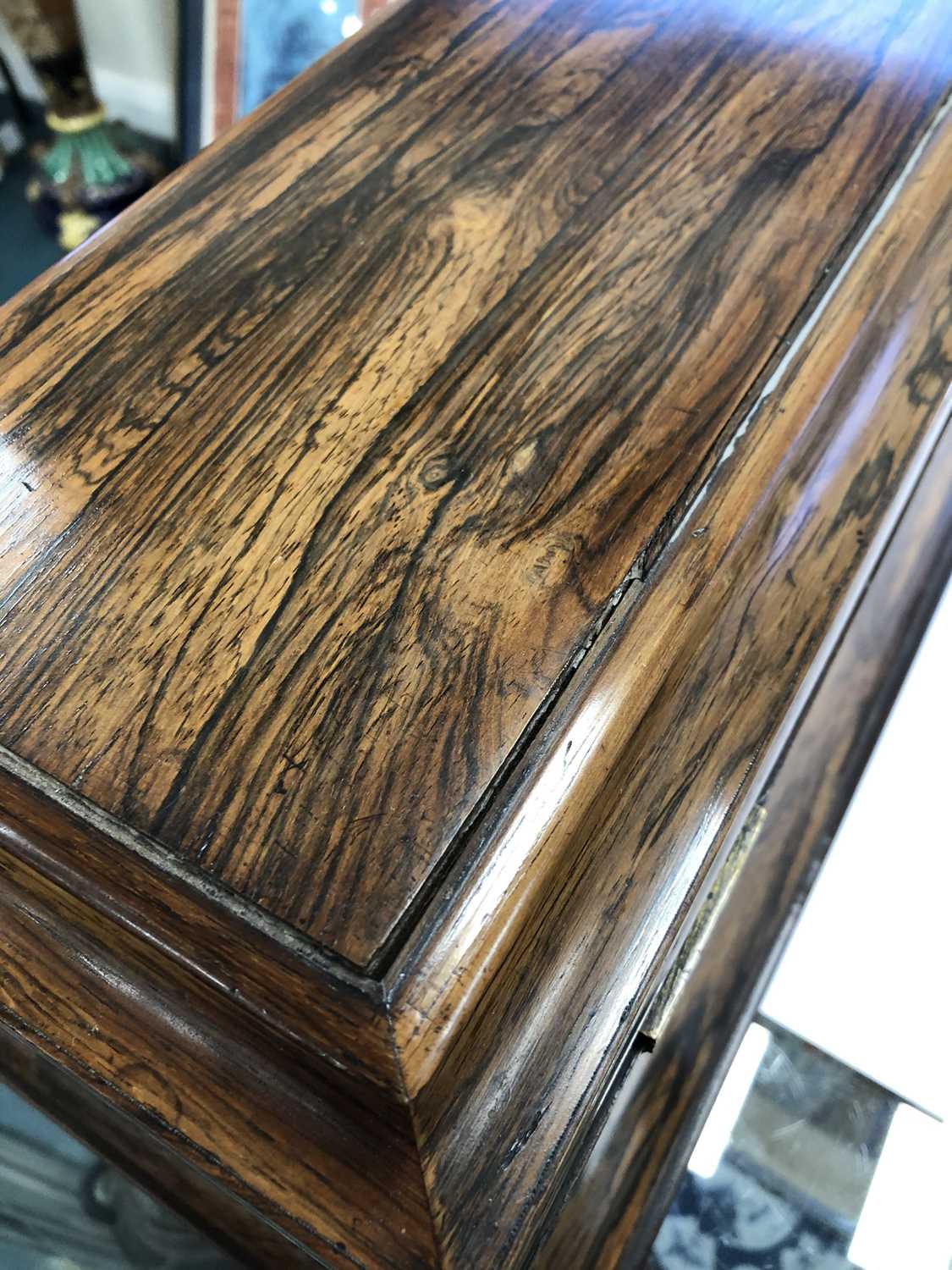 A 19th Century rosewood tea caddy, of sarcophagus form, the interior with two tea boxes flanking a - Image 3 of 7