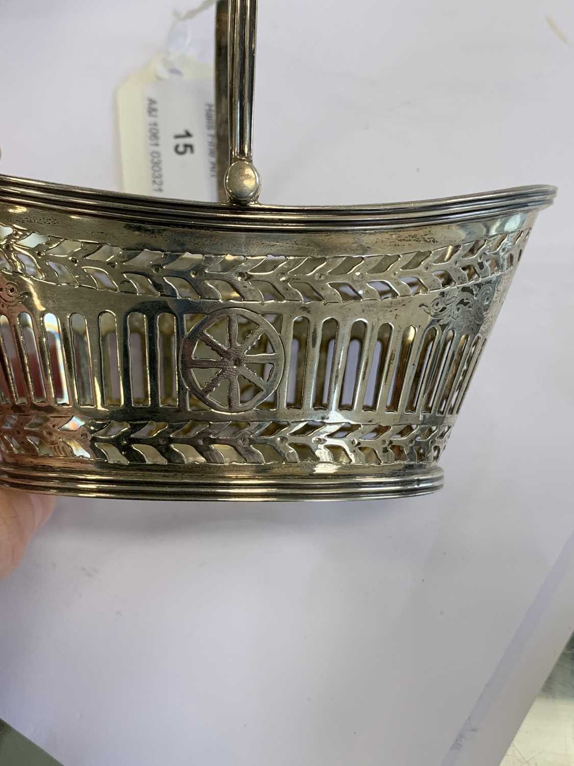 A Victorian silver sugar basket - Image 9 of 9