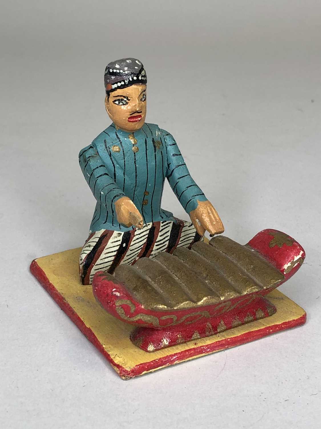 A set of recent vintage painted wood Indonesian Gamelan figures - Image 10 of 12