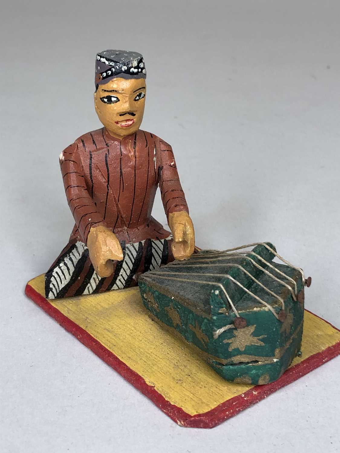 A set of recent vintage painted wood Indonesian Gamelan figures - Image 3 of 12