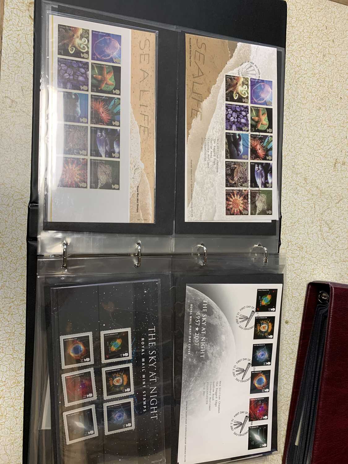 A collection of stamp albums - Image 4 of 15