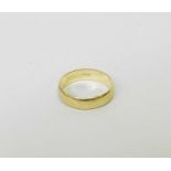 An 18ct yellow gold plain polished wedding band