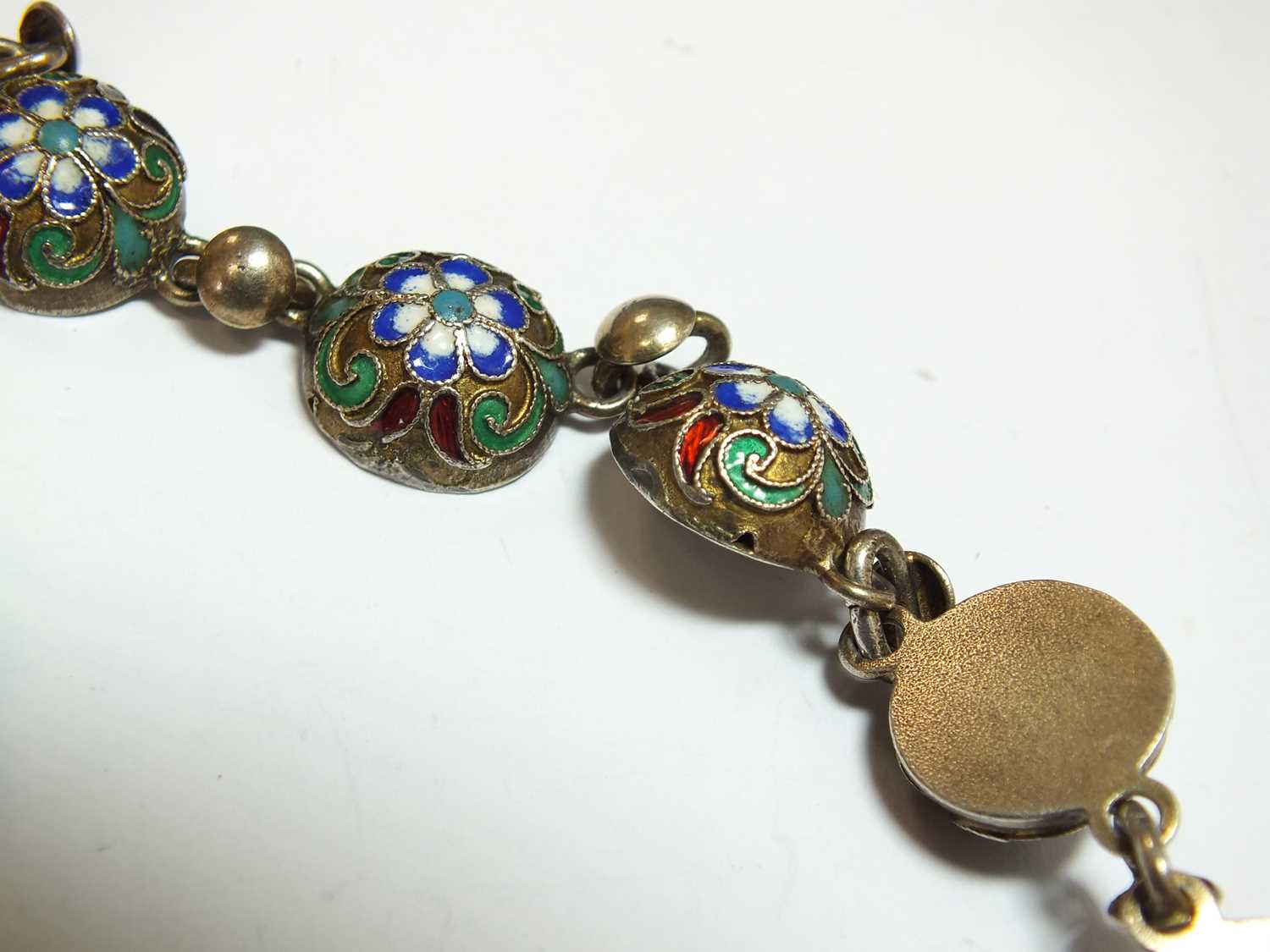 A Russian silver and enamel chain necklace - Image 2 of 15