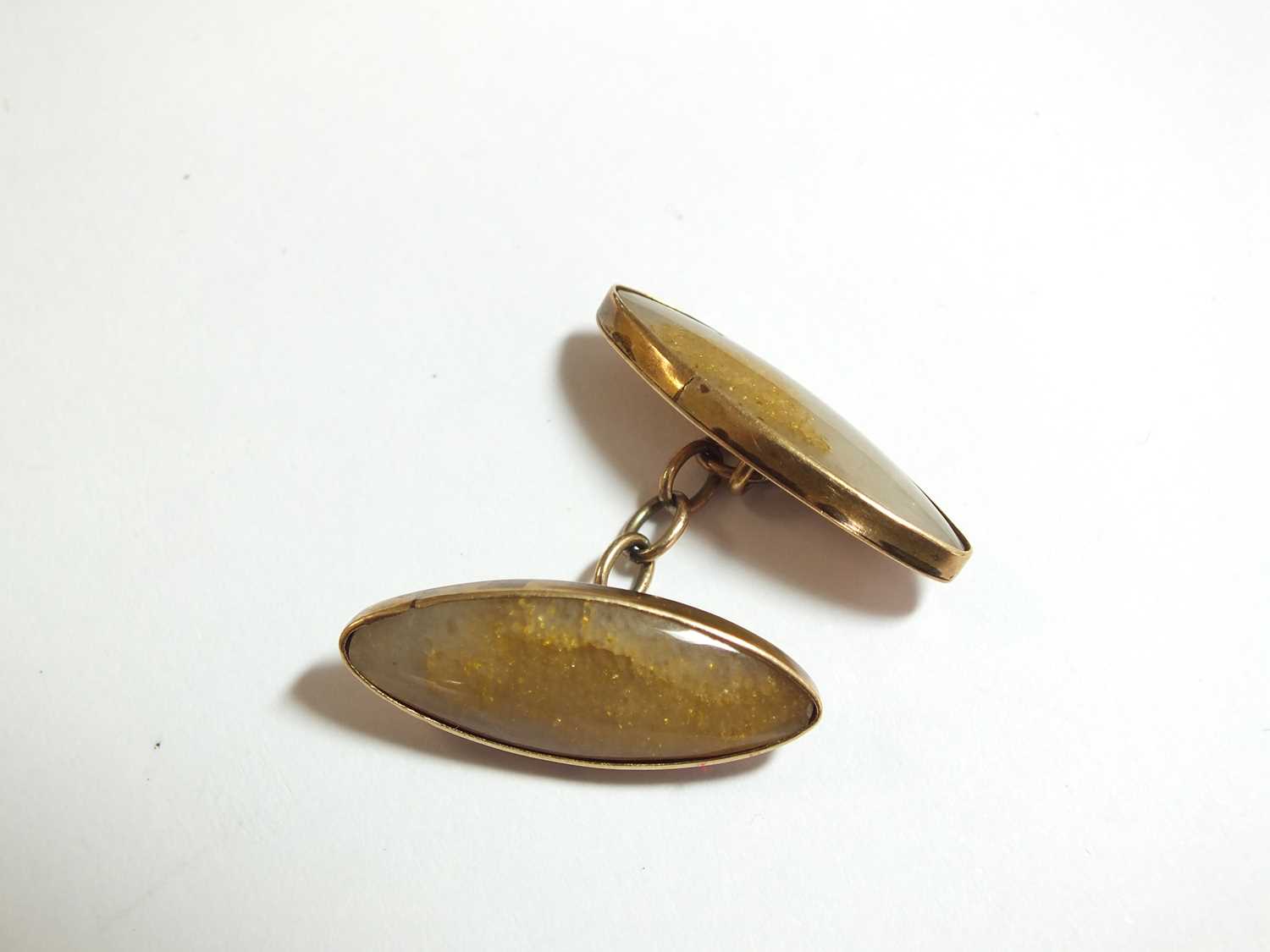 A pair of quartz agate cufflinks - Image 6 of 6