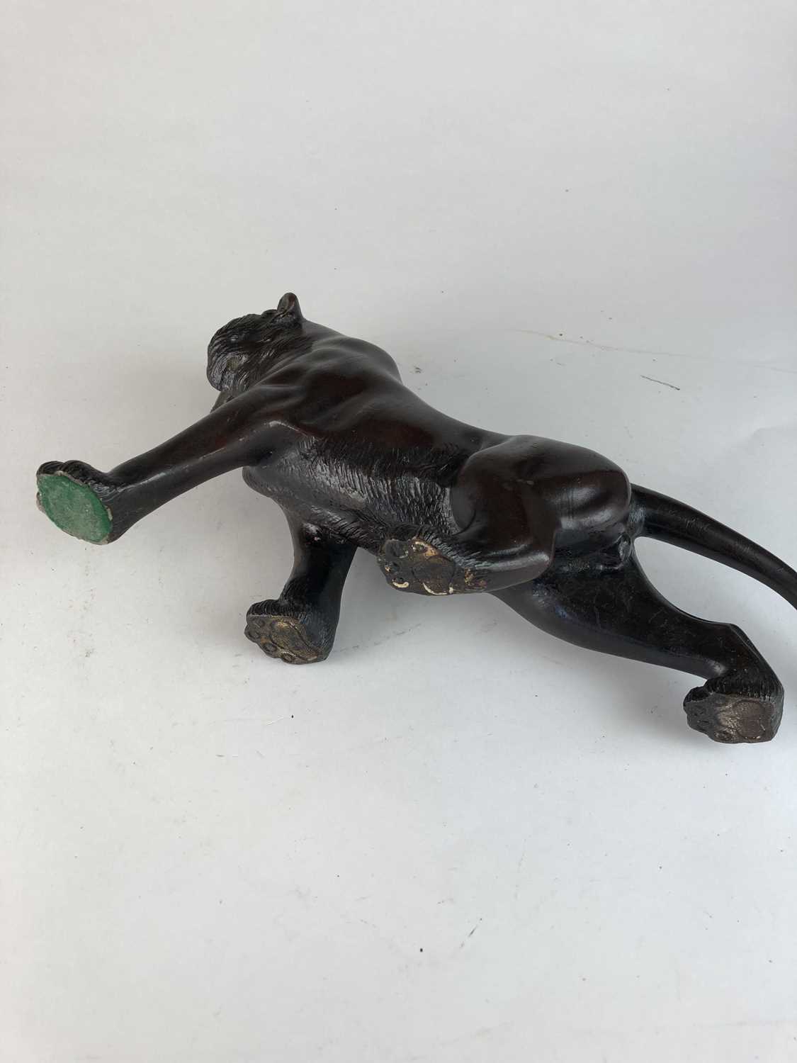 A Japanese bronze figure of a tiger, Meiji period - Image 5 of 6