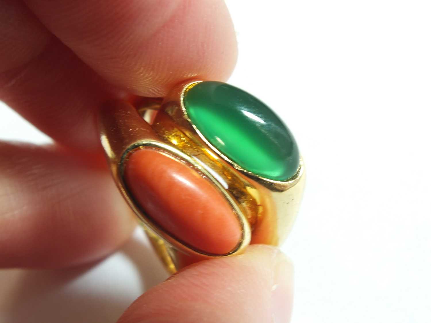 An 18ct gold coral and chrysoprase crossover dress ring by Boucheron - Image 4 of 10