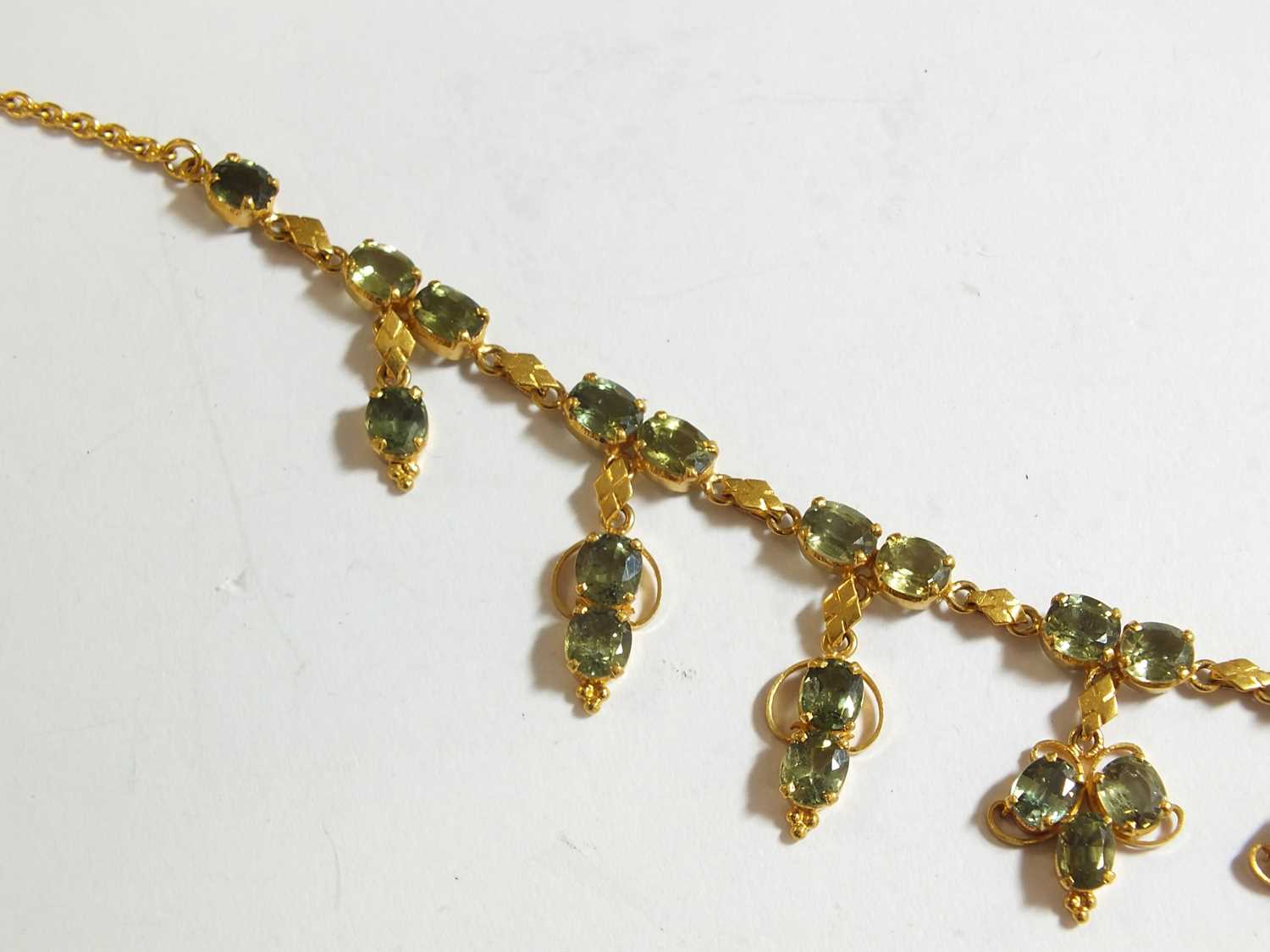 A green sapphire fringe necklace - Image 5 of 11