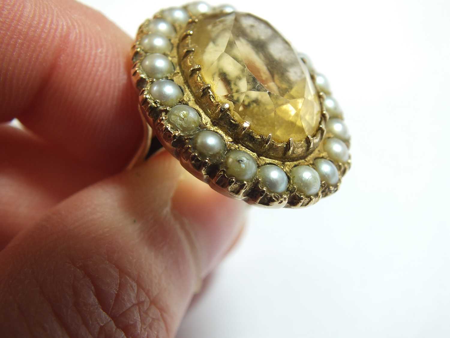 A 9ct gold citrine and split pearl cluster ring - Image 5 of 9