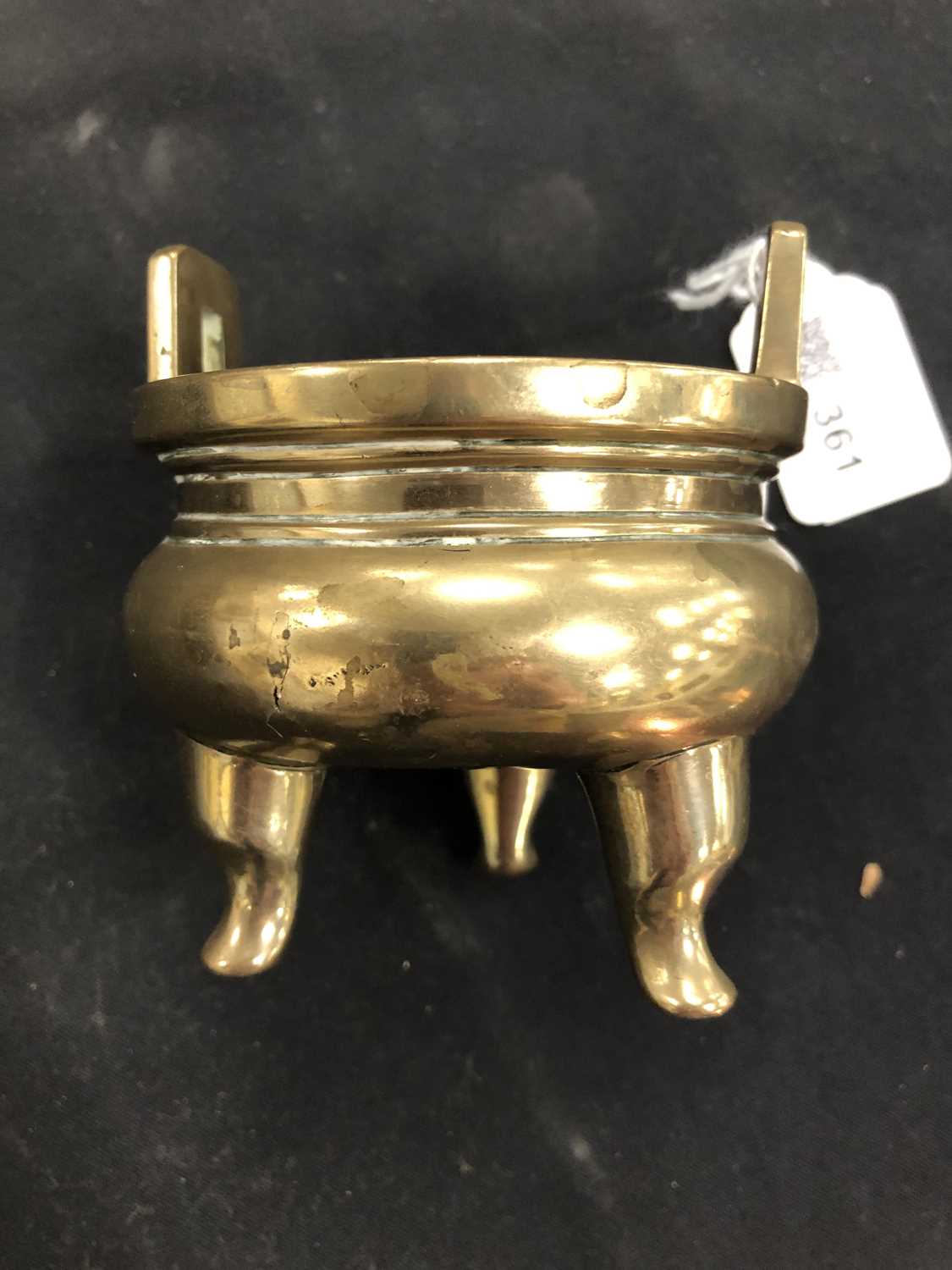 A Chinese bronze tripod censer - Image 5 of 6