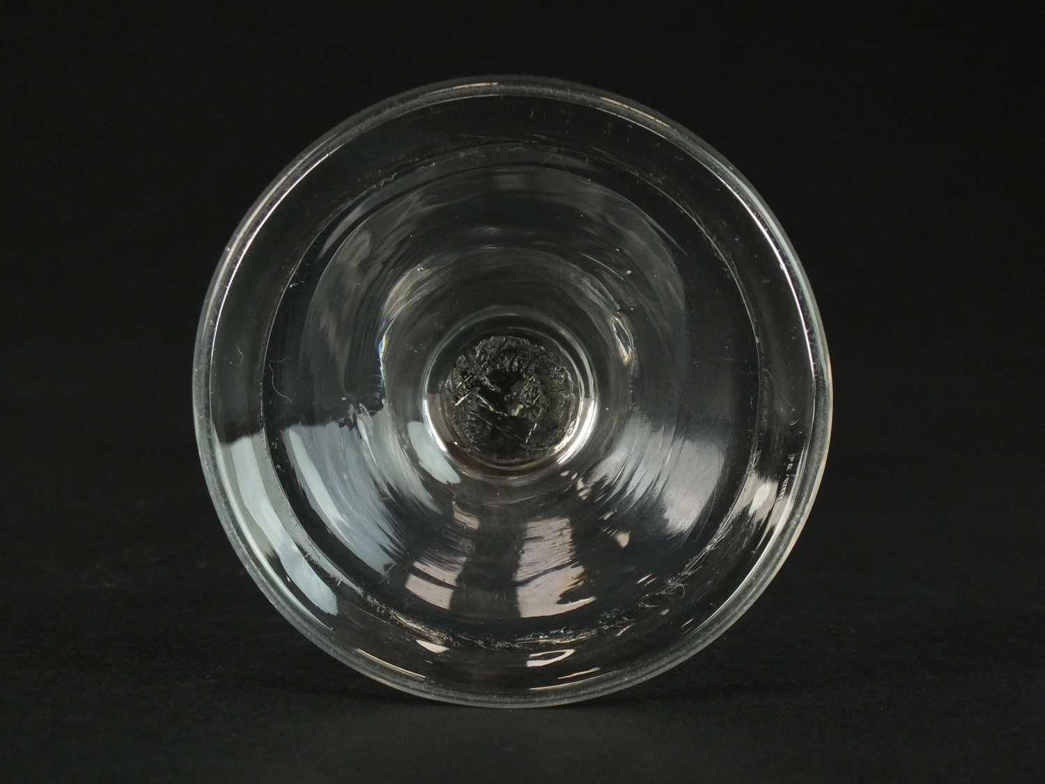 A mid-18th century wine glass - Image 4 of 4