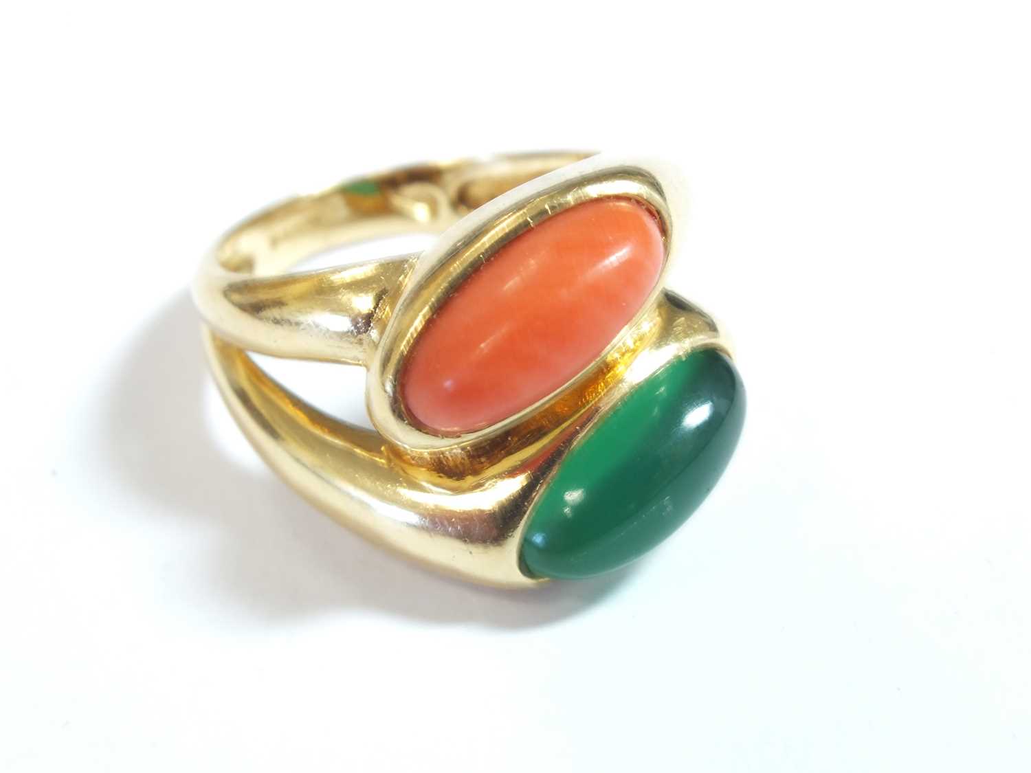 An 18ct gold coral and chrysoprase crossover dress ring by Boucheron - Image 3 of 10