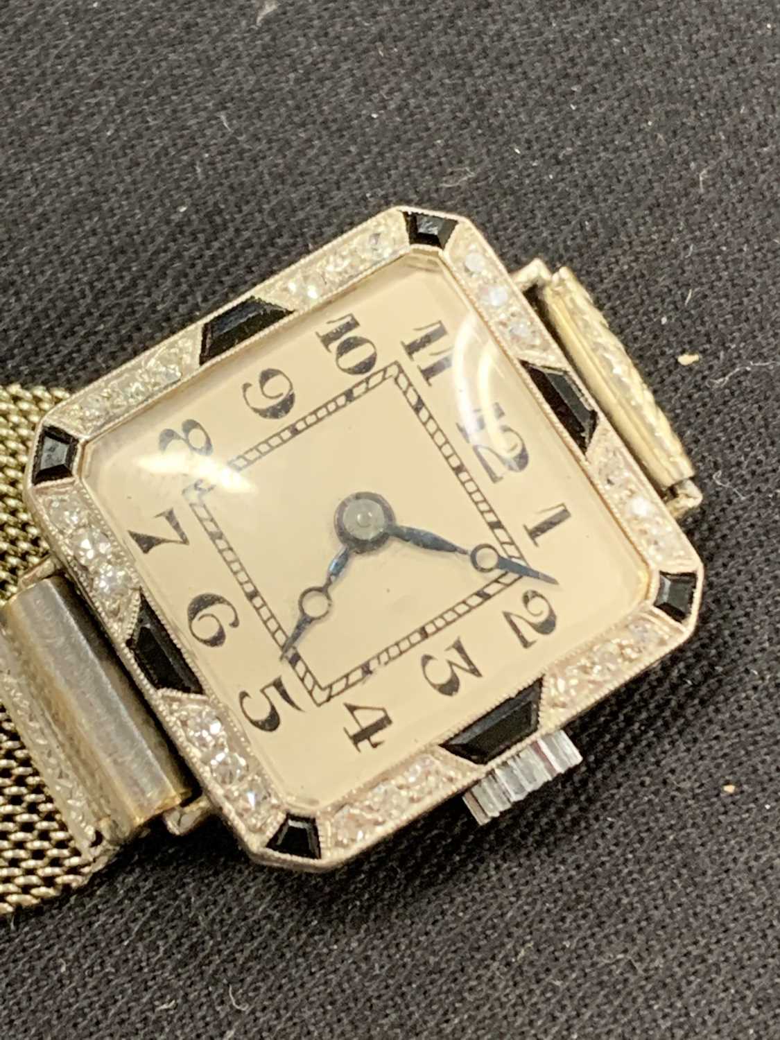 An Art Deco 18ct gold diamond and sapphire set wristwatch - Image 7 of 9