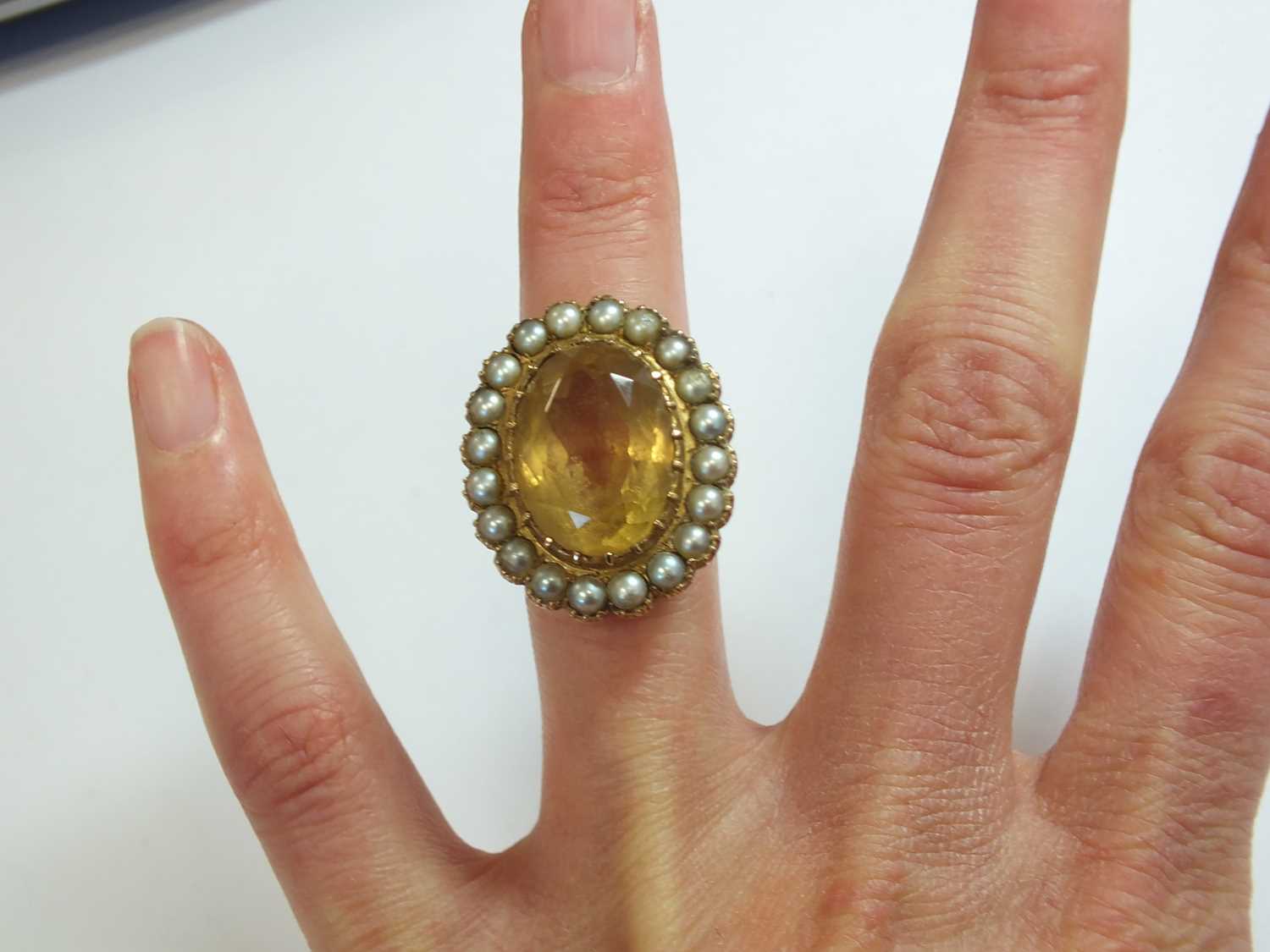 A 9ct gold citrine and split pearl cluster ring - Image 2 of 9