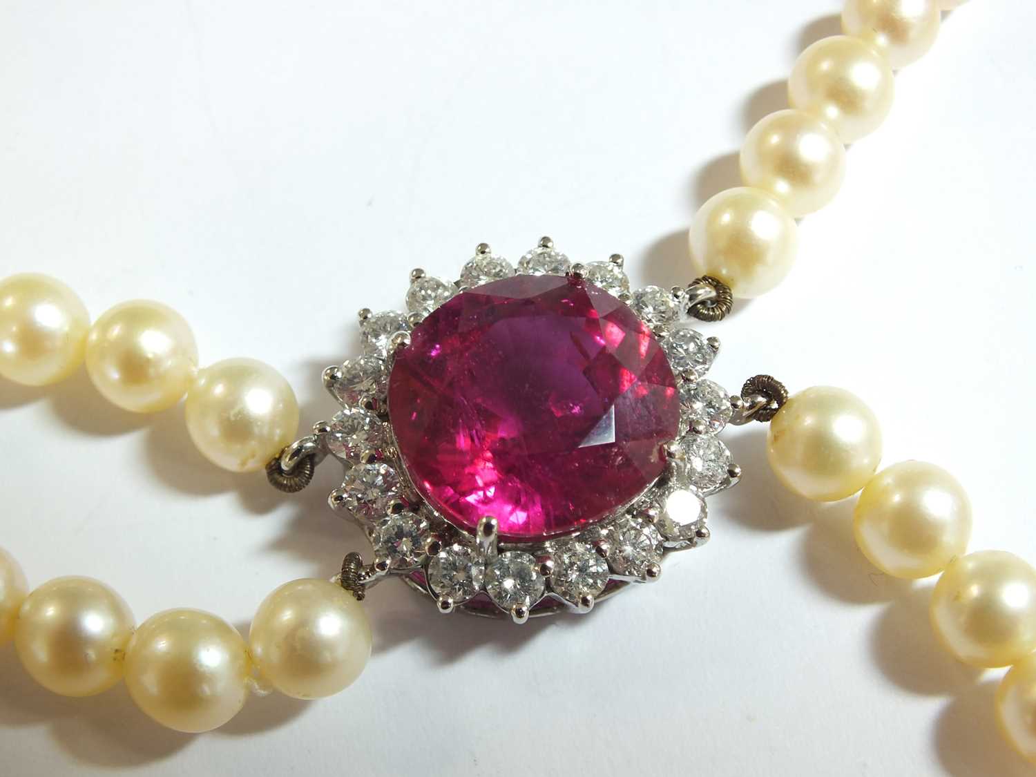 A pink tourmaline and diamond cluster on two strand cultured pearl necklace - Image 3 of 12