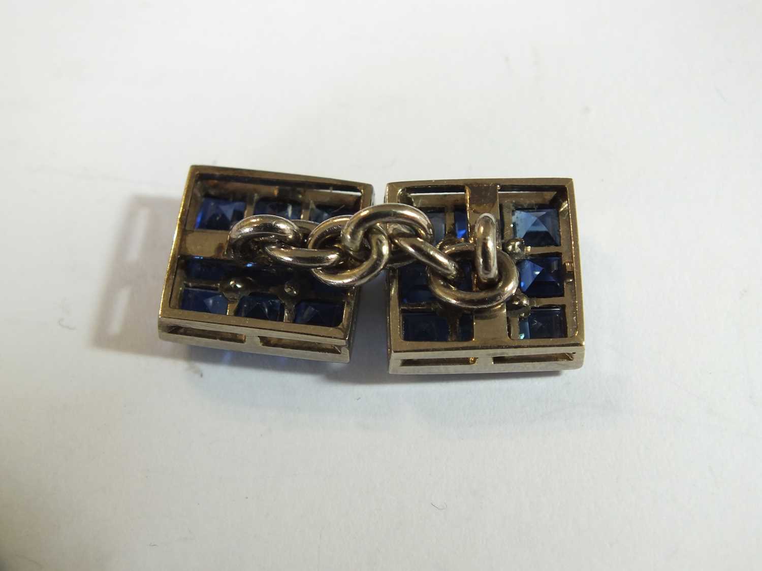 A pair of sapphire cufflinks - Image 3 of 8