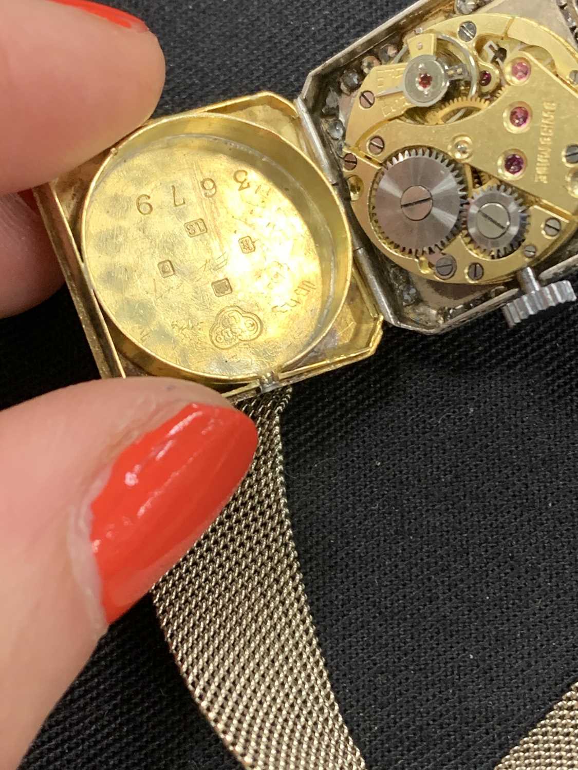 An Art Deco 18ct gold diamond and sapphire set wristwatch - Image 4 of 9