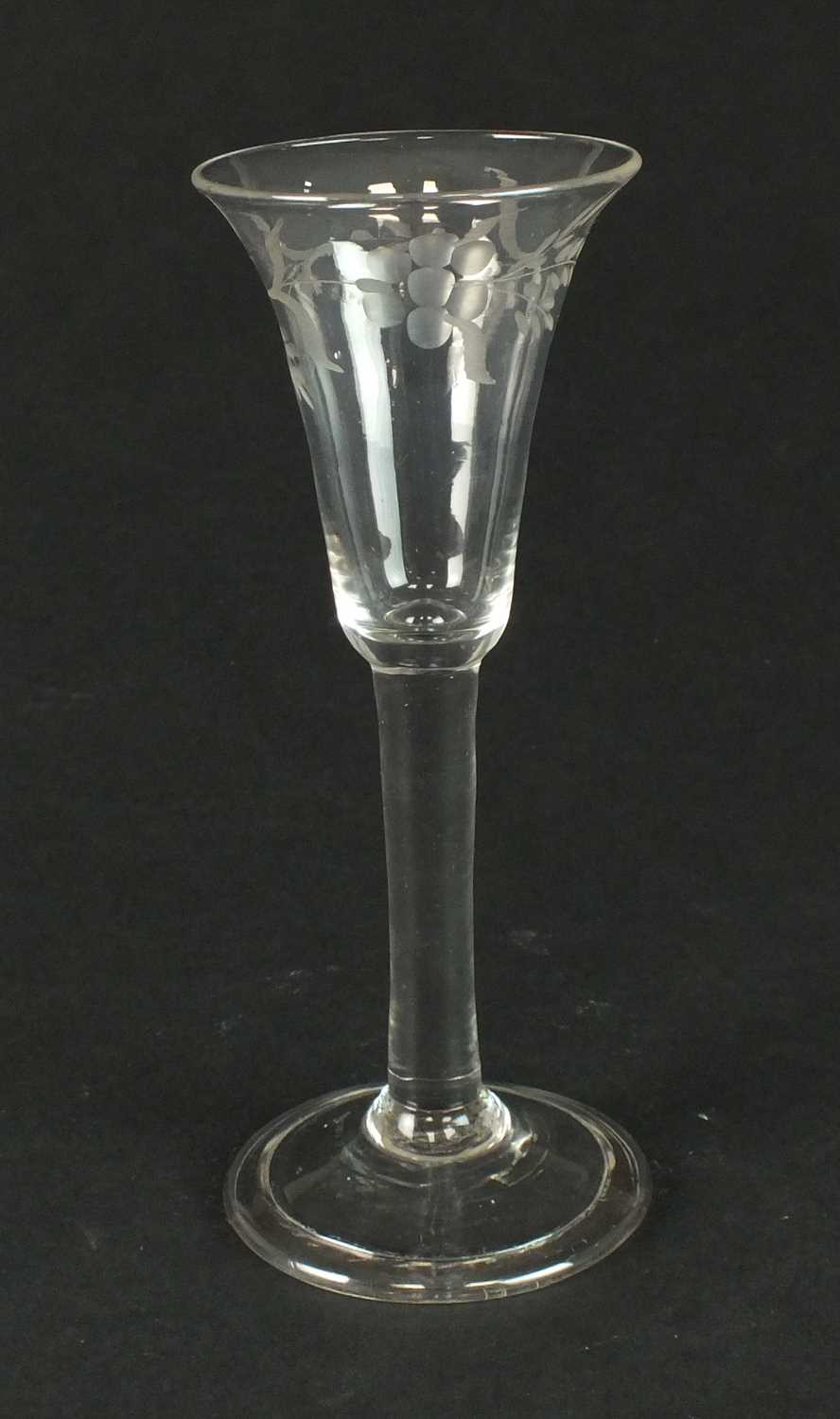 A mid-18th century wine glass - Image 2 of 4