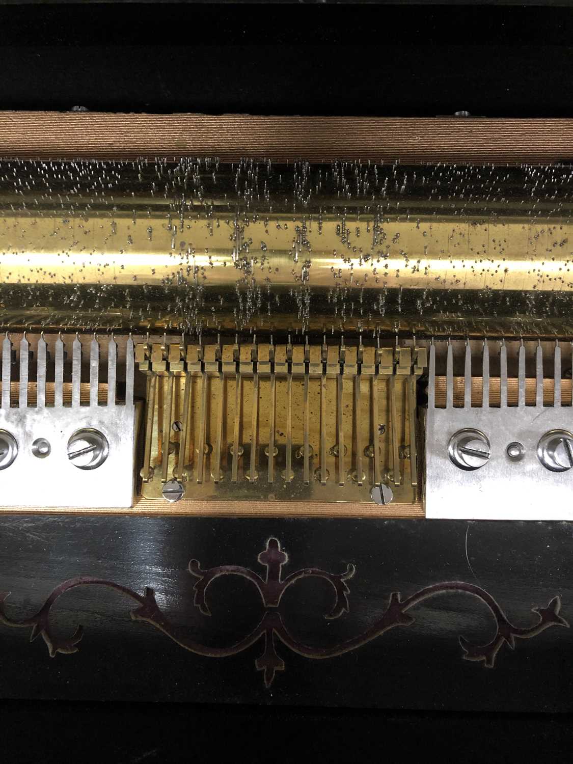 A 19th century Swiss, burr walnut organ celeste type music box, the air sheet with 12 airs - Image 6 of 7