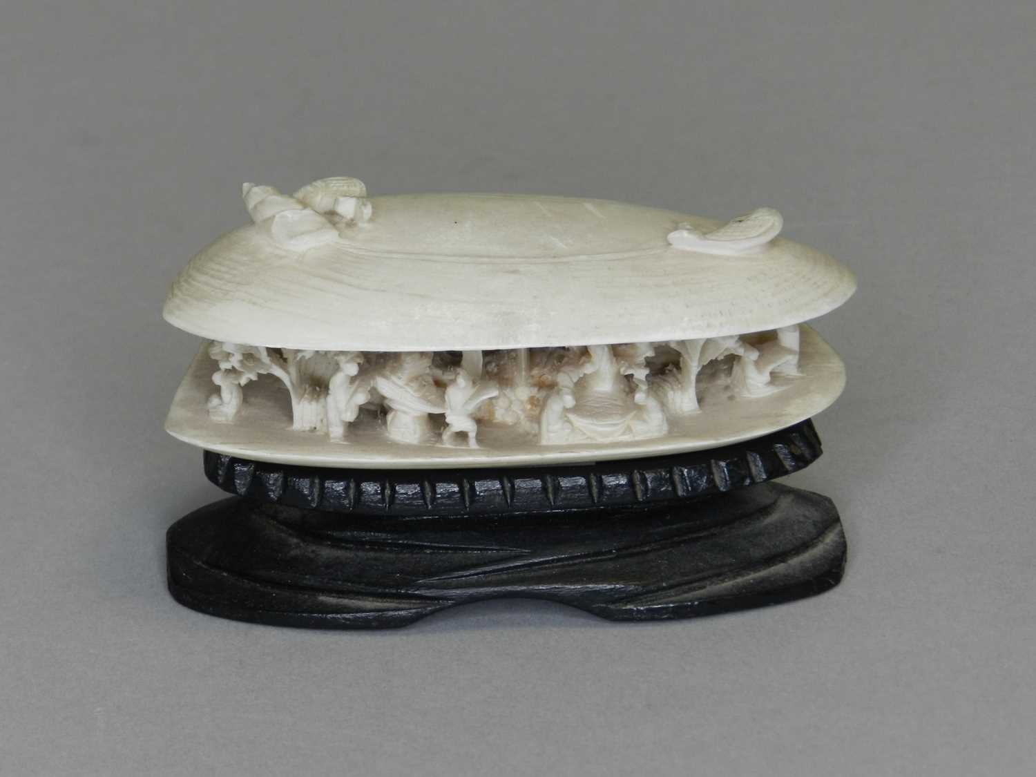 A Chinese Canton carved ivory box and a shell diorama - Image 2 of 8