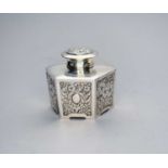 An Edwardian silver tea caddy