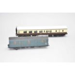 An E.K.Models-type, O-gauge, scale model, GWR passenger carriage, plus another (2)
