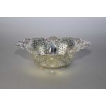 An Edwardian silver pierced bowl