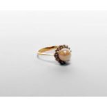 A cultured pearl ring set dress ring