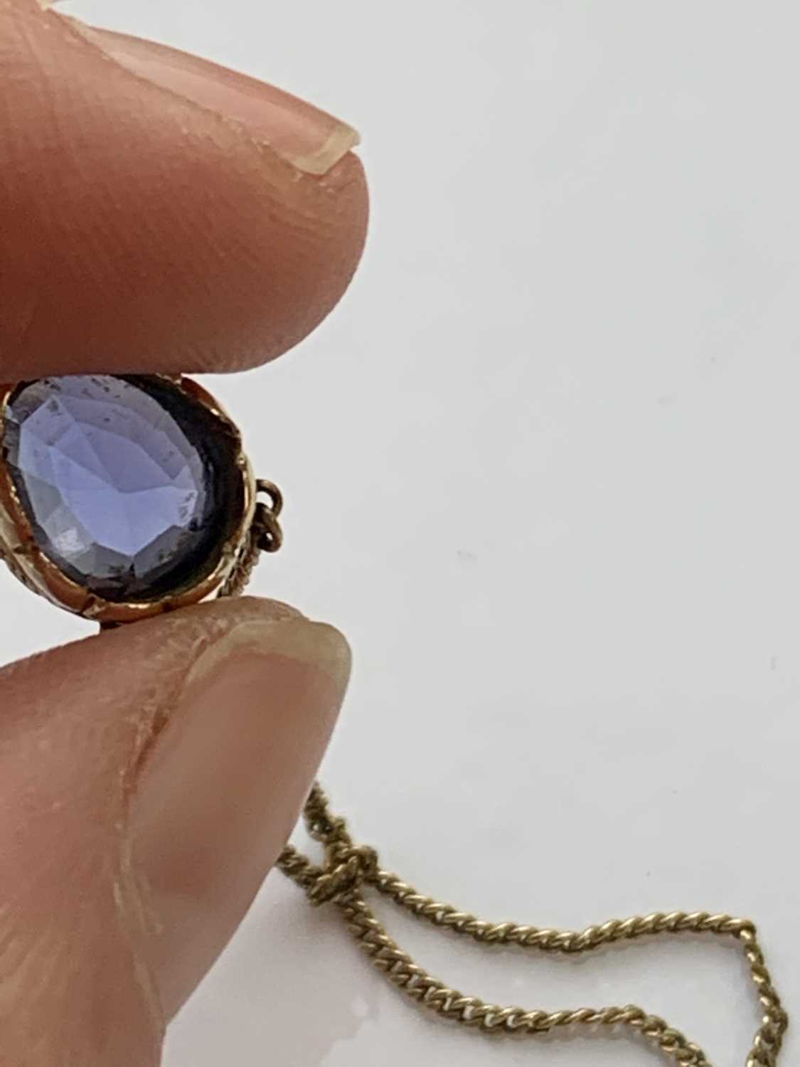 A single stone sapphire pendant - Image 6 of 9