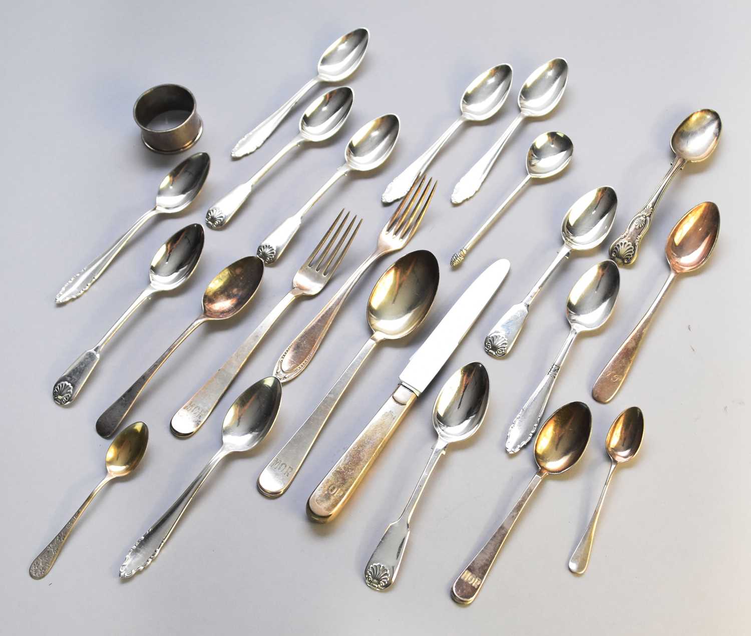 A set of five silver Fiddle pattern teaspoons and other assorted cutlery