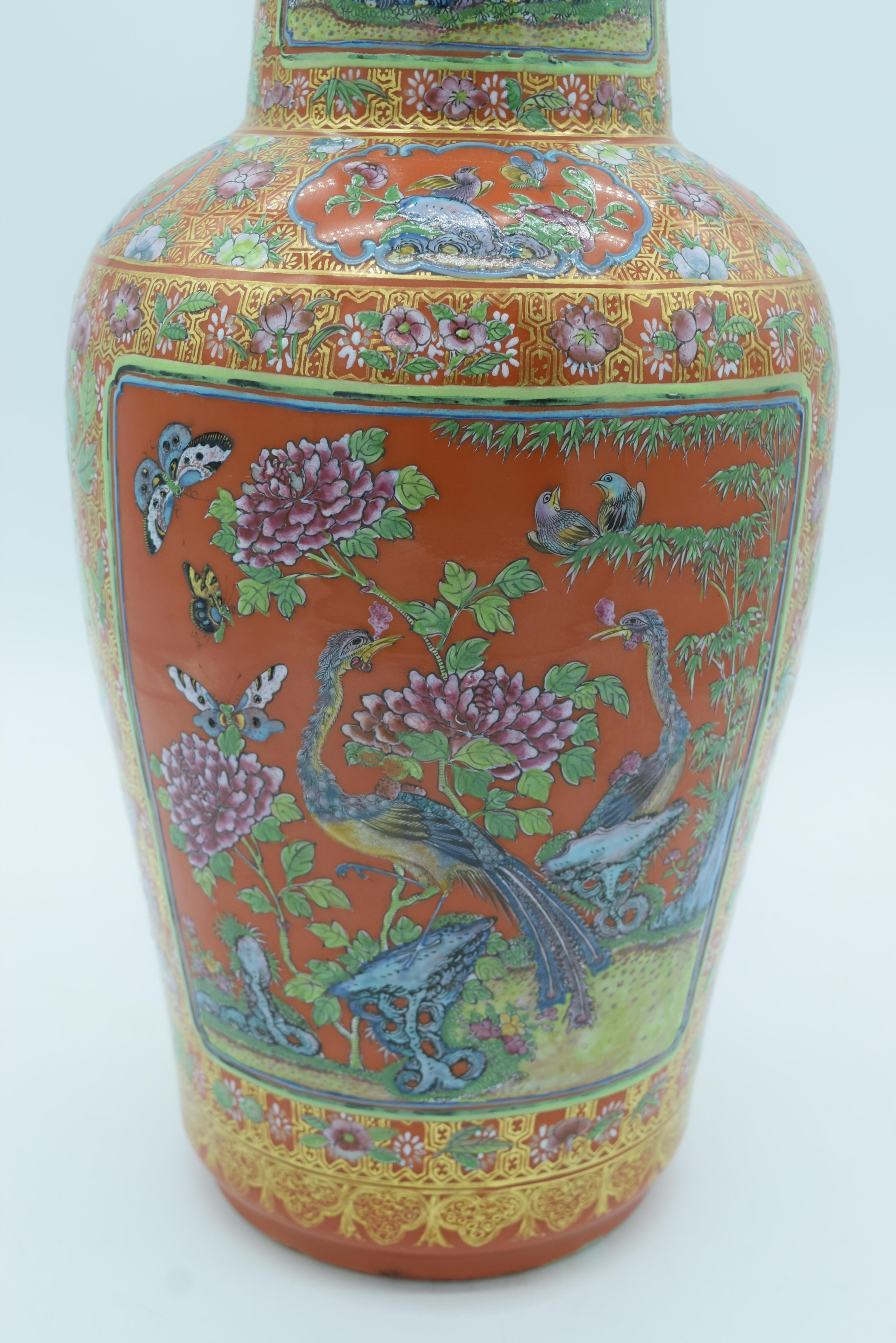 A FINE LARGE PAIR OF 19TH CENTURY CHINESE FAMILLE ROSE PORCELAIN ROULEAU VASES Daoguang, painted wit - Image 27 of 29
