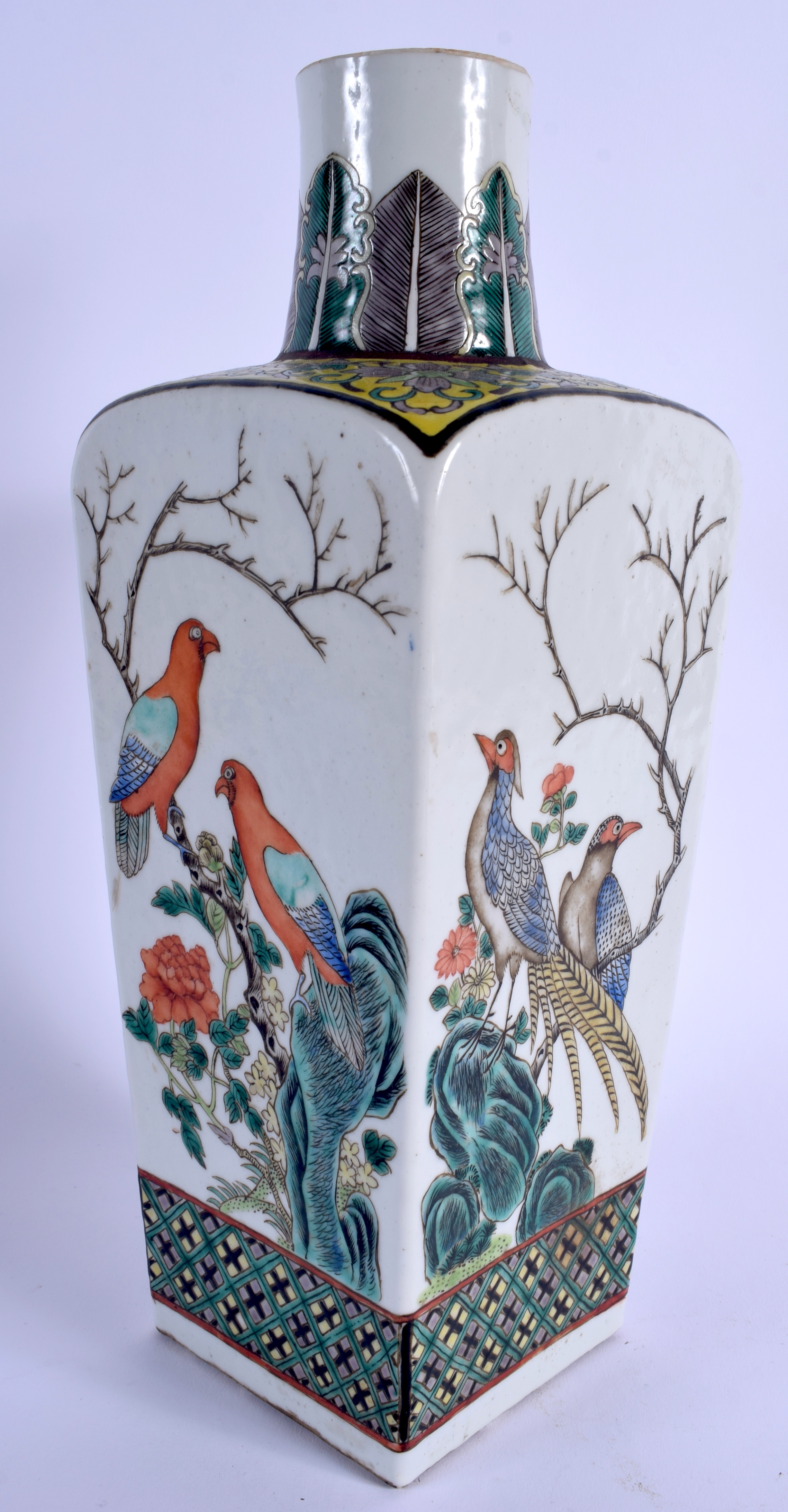 A LARGE 19TH CENTURY CHINESE FAMILLE VERTE PORCELAIN SQUARE FORM VASE Qing, bearing Qianlong marks t - Image 2 of 5